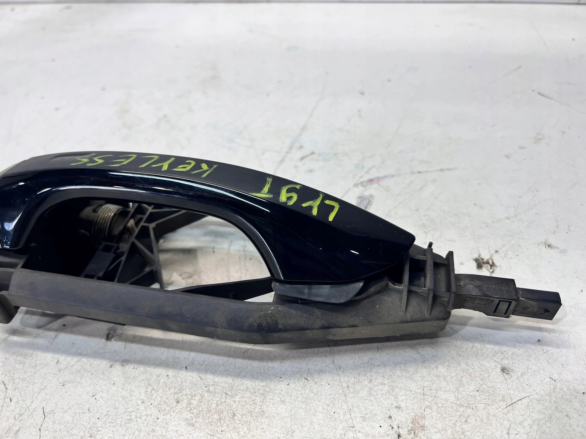 handle exterior door left KEYLESS AUDI A6 C8 4N0837811B LY9T