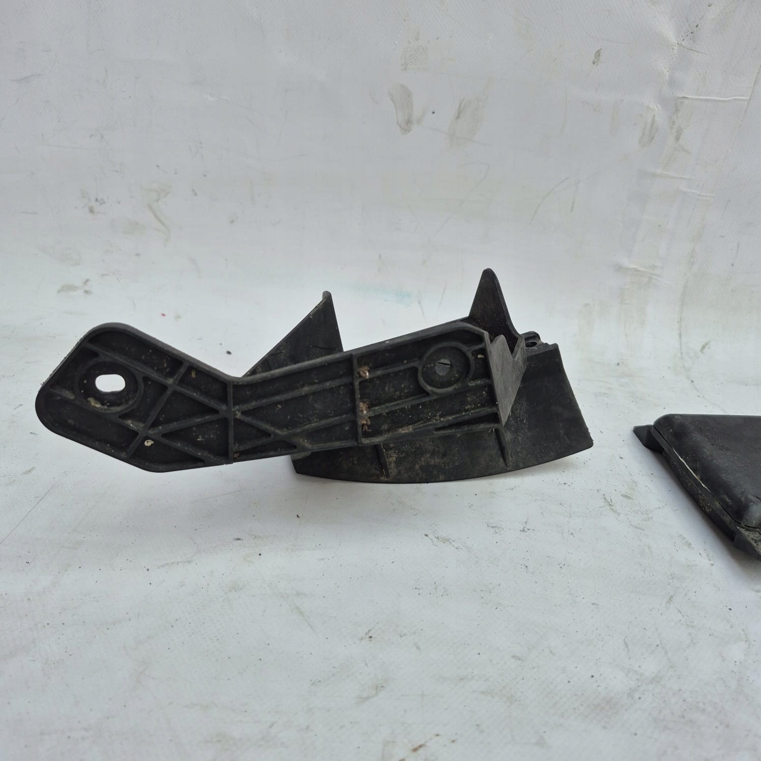 VW GOLF VII SPORTSVAN -> module ASYSTENT changes supports + holder 5Q0907685B