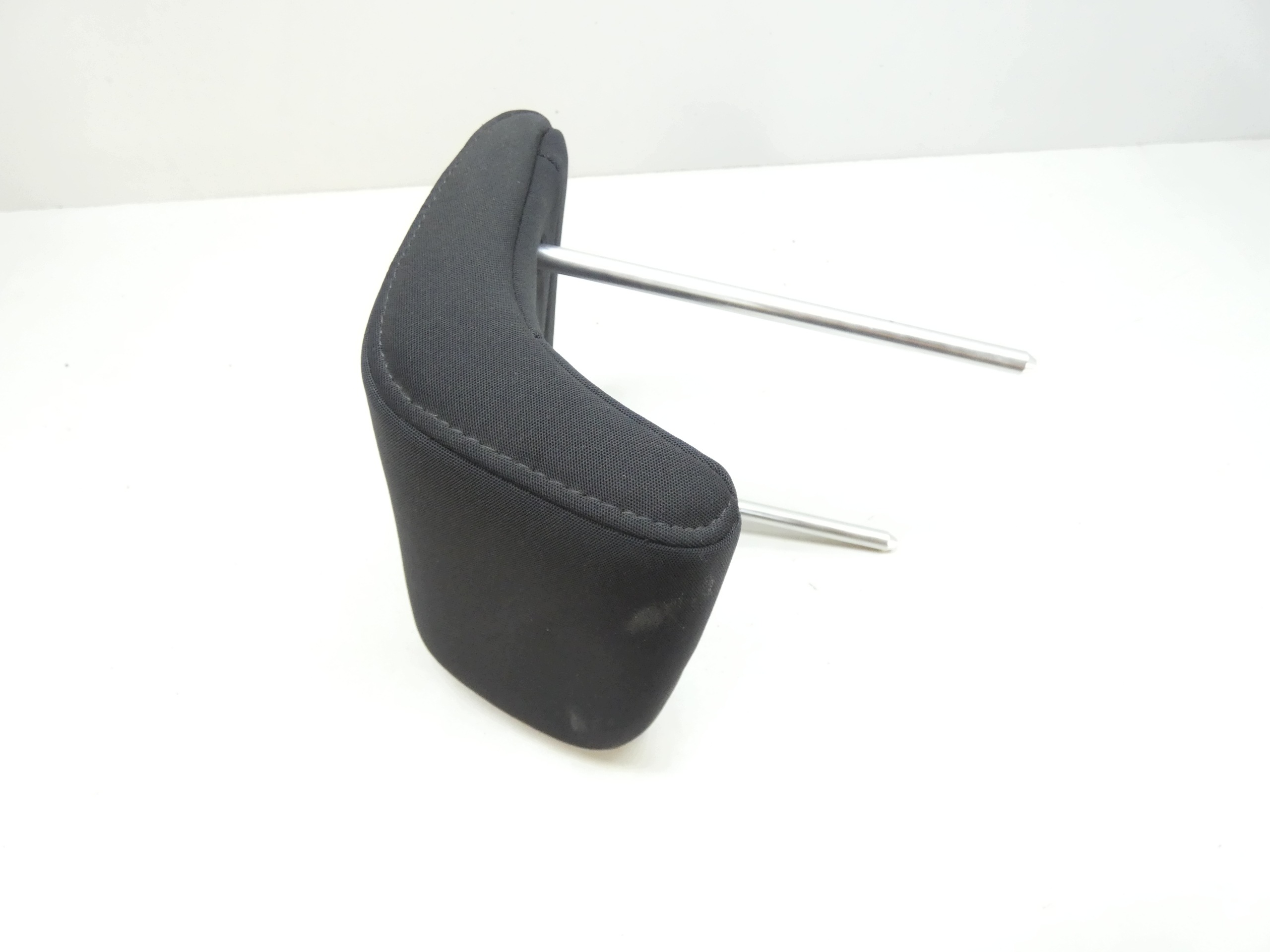 rest rear part central HYUNDAI I30 and FD 5D HB 07-12