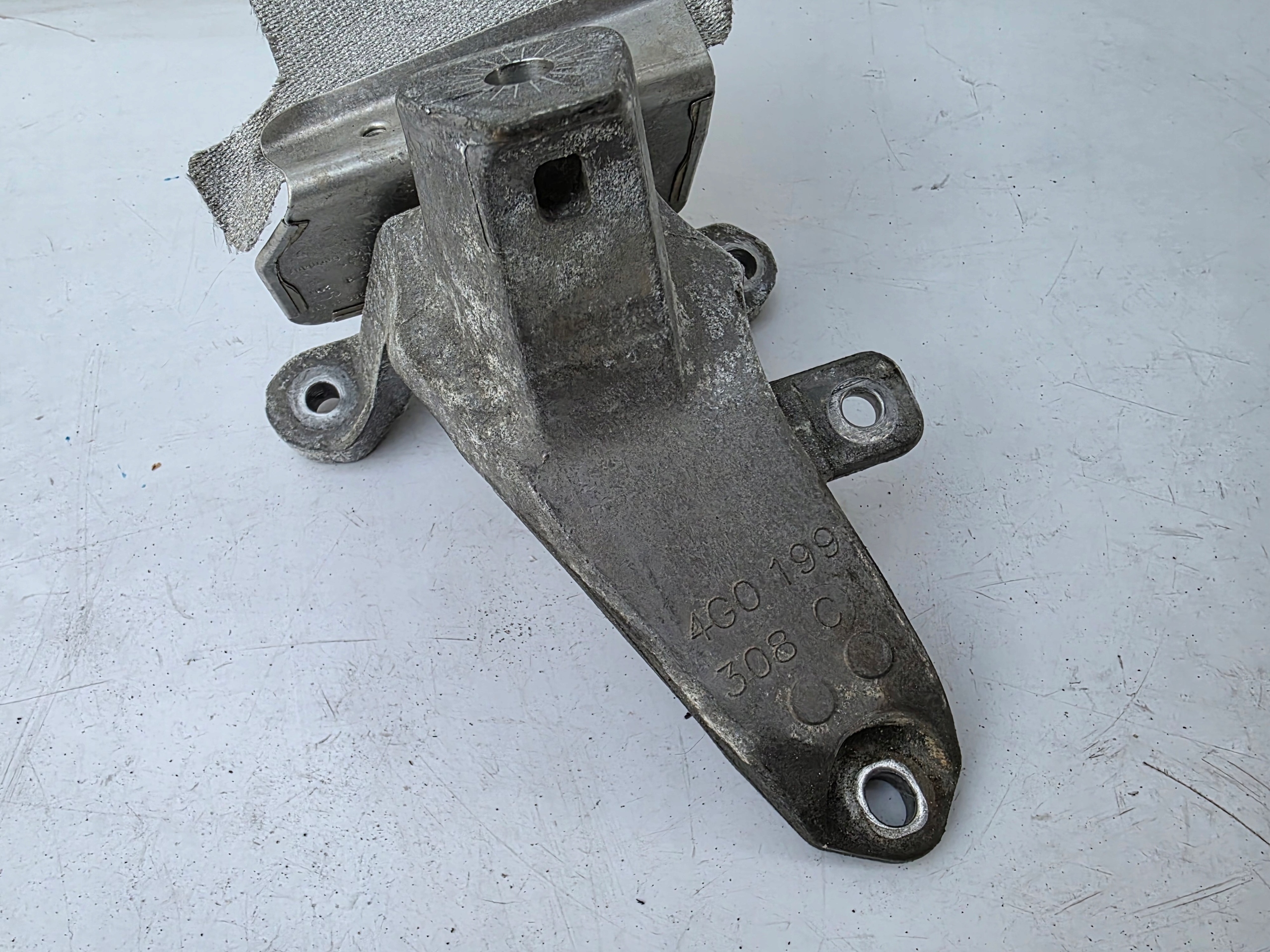 engine mount right AUDI A6 A7 C7 3.0 TFSI 3.0 T 4G0199308C