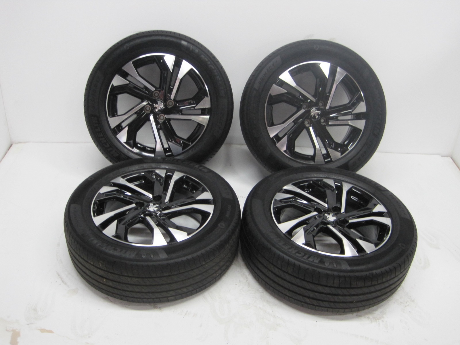 wheels discs tyres PEUGEOT 2008 II R17