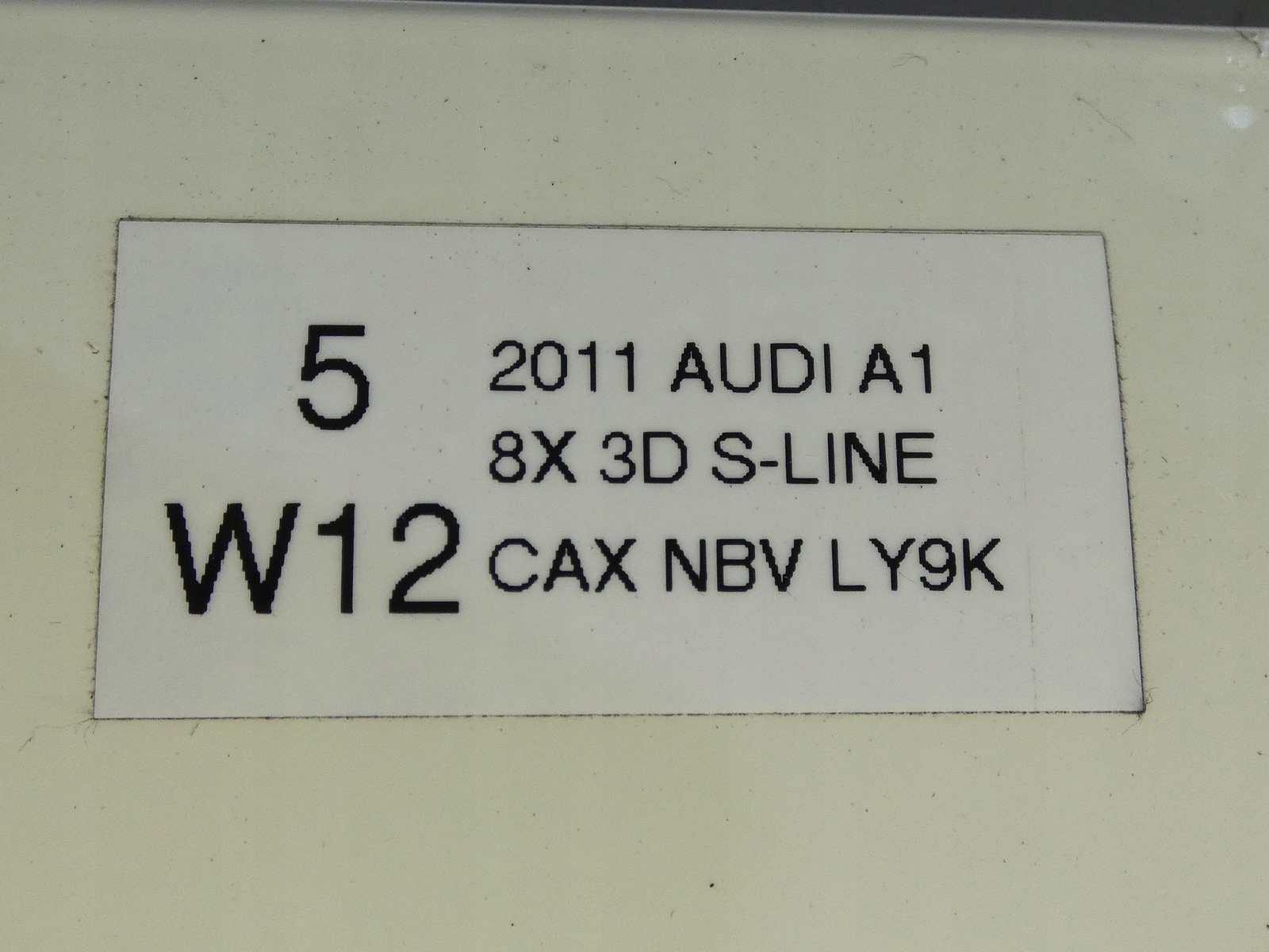 Cofano AUDI A1 8X 3D / 5D 8X0 10-15R LY9K