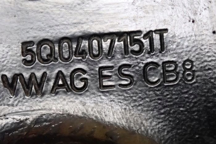 VW AUDI SEAT SKODA Querlenker links 5Q0407151T