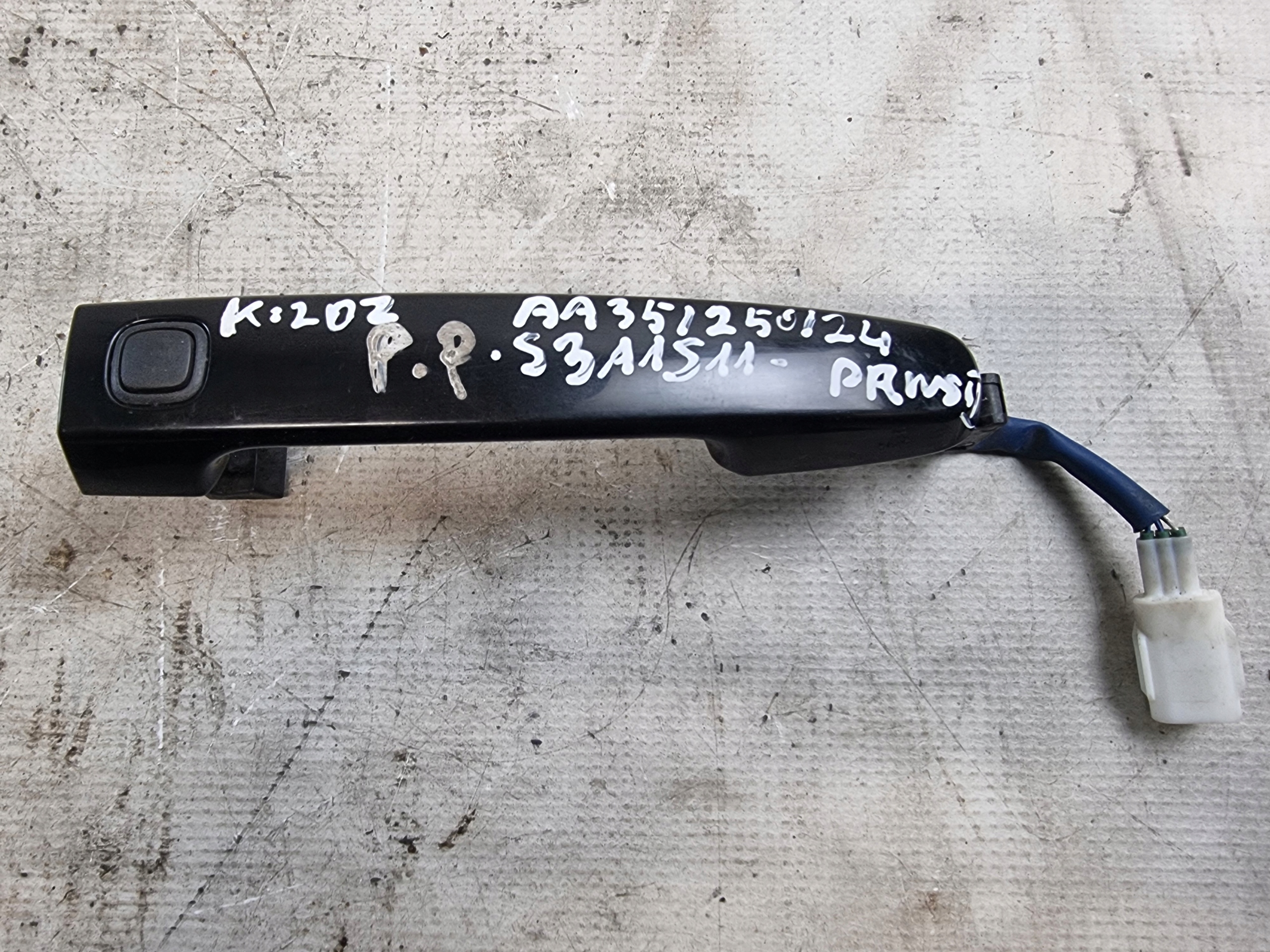 handle exterior right front K: 202 TOYOTA PRIUS II 08r