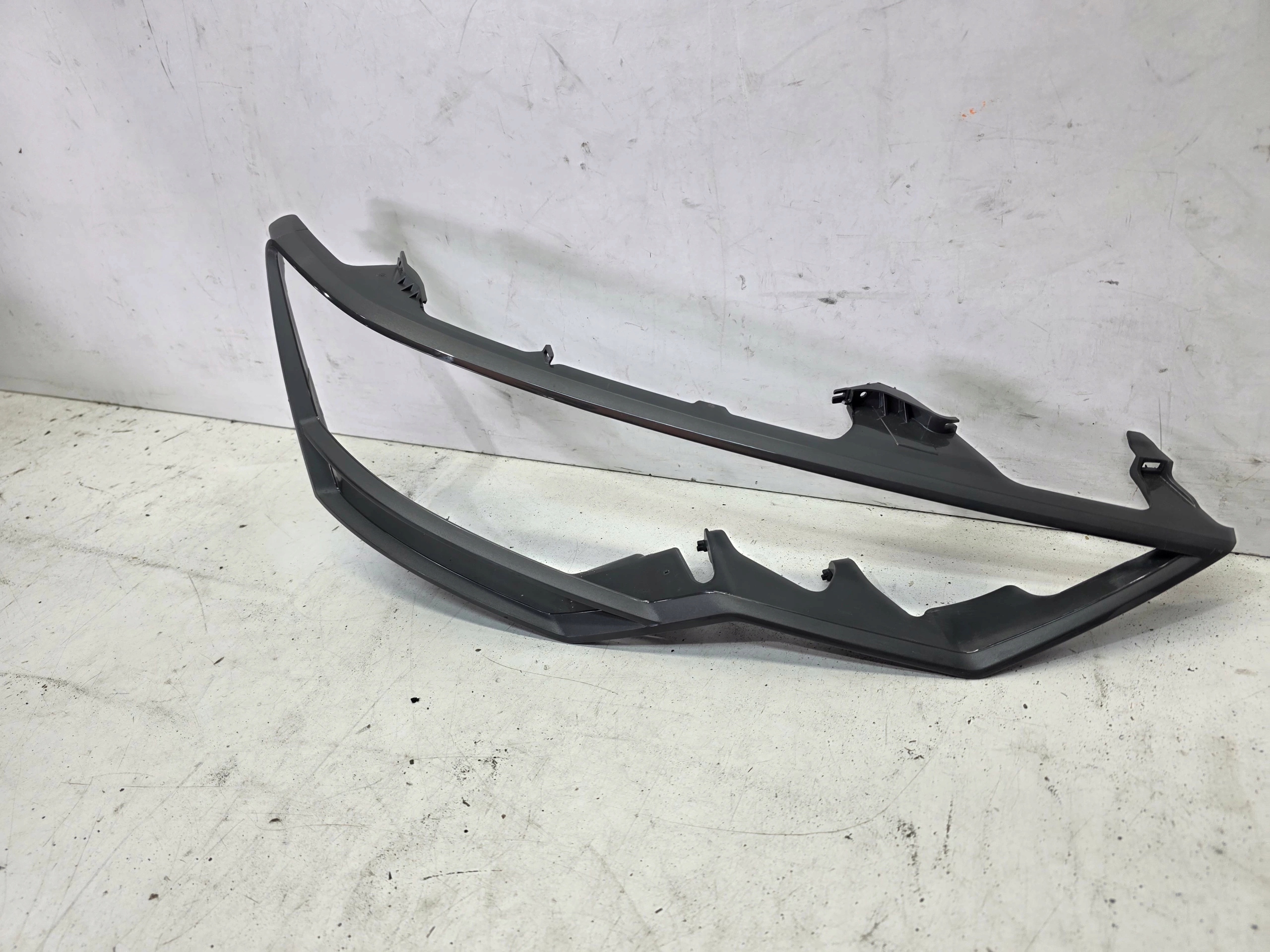 frame inner KLOSZA right front AUDI A6 C8 HELLA 217295-02R