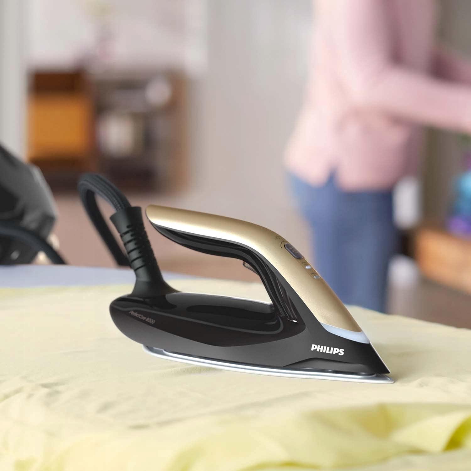 ŻELAZKO Z GENERATOREM PARY STACJA PAROWA PHILIPS PERFECT CARE 2700W 700G Wytwarzanie pary 171 g/min