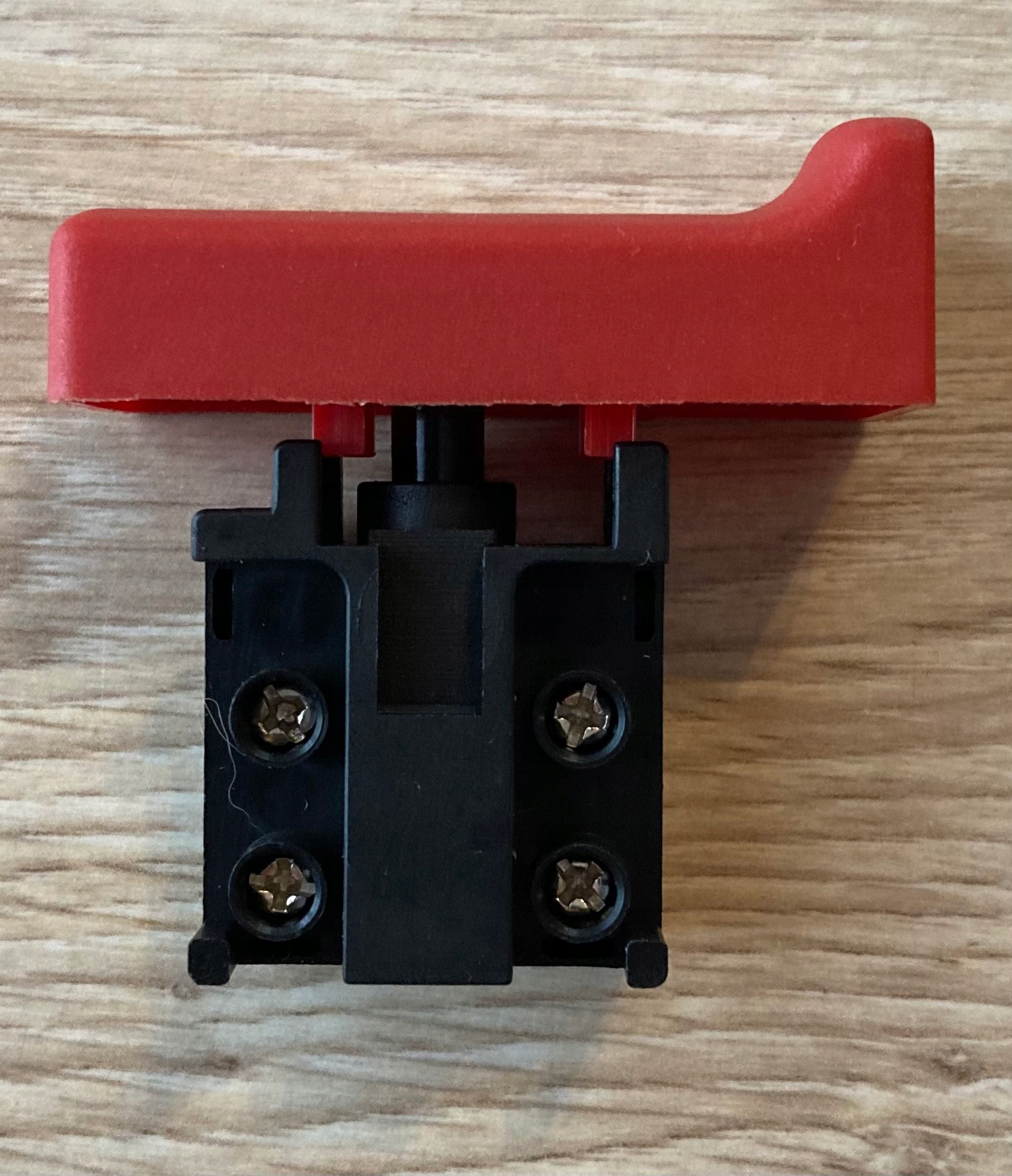 

Włącznik młotowiertarka Erbauer ERH1500