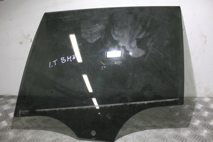 СТЕКЛО БОКОВОЕ ЛЕВА ЗАДНЯЯ ДВЕРИ 318d F30-31 РЕСТАЙЛИНГ