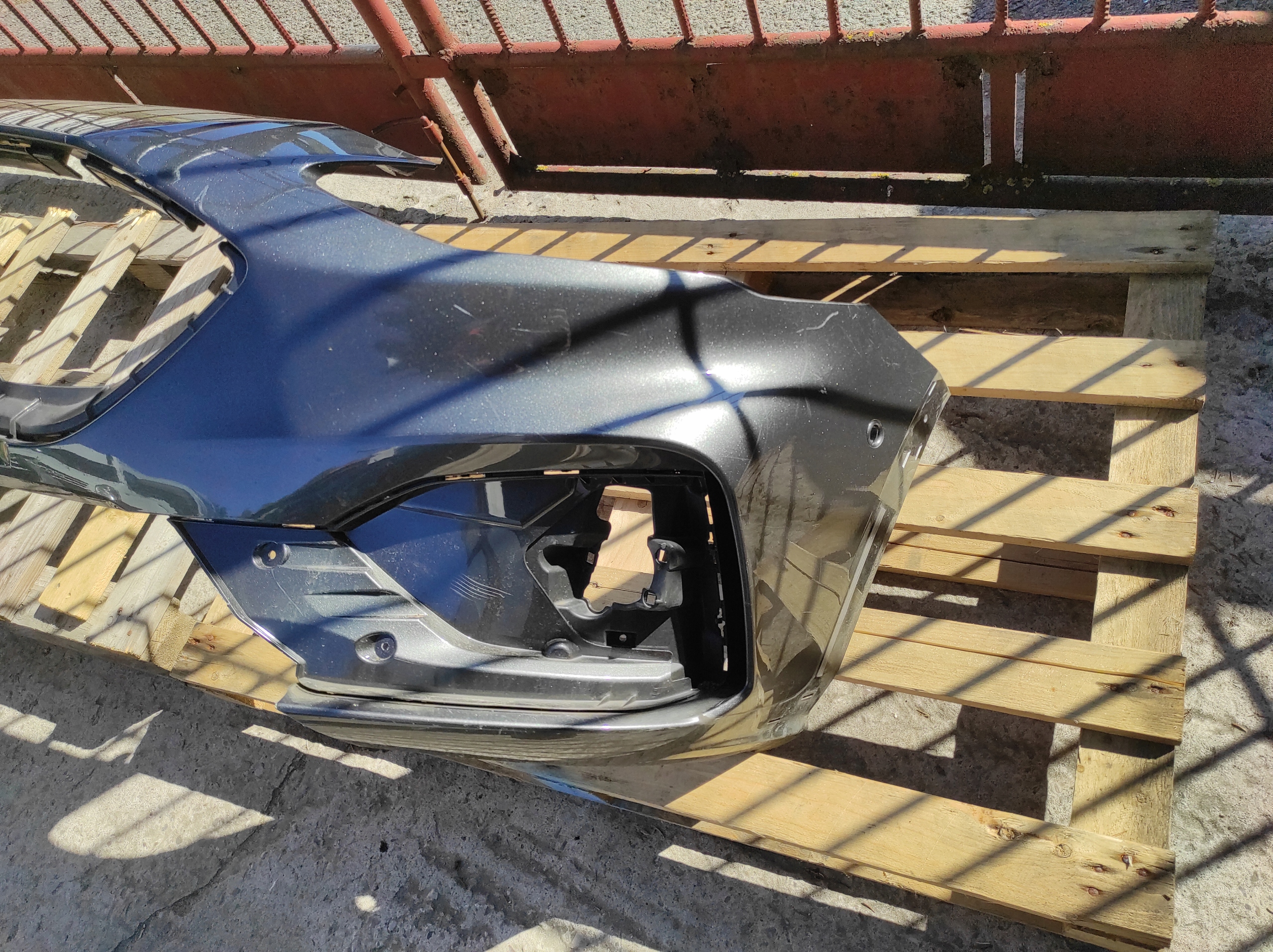 nárazník předek přední FORD FOCUS MK4 JX7B-17757-S