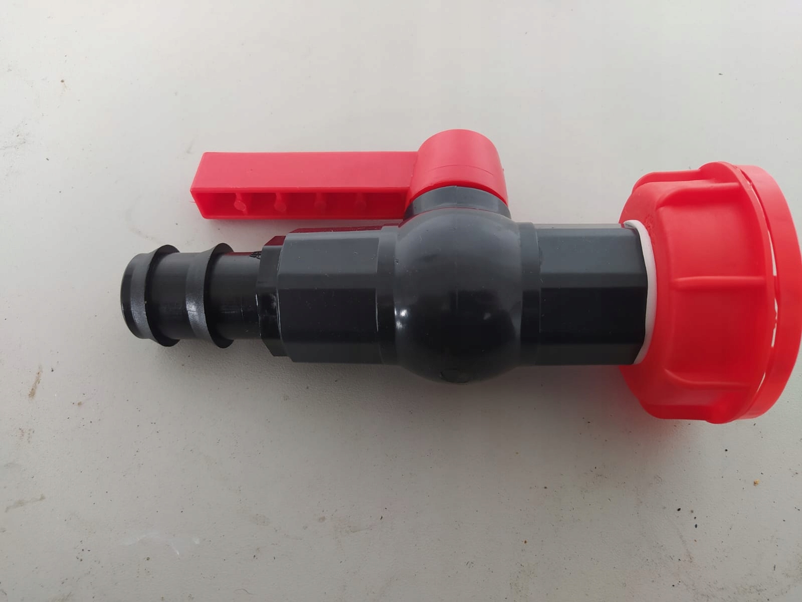 Zawór kulowy do kontenera IBC PCV 1" prosty Marka Sargo