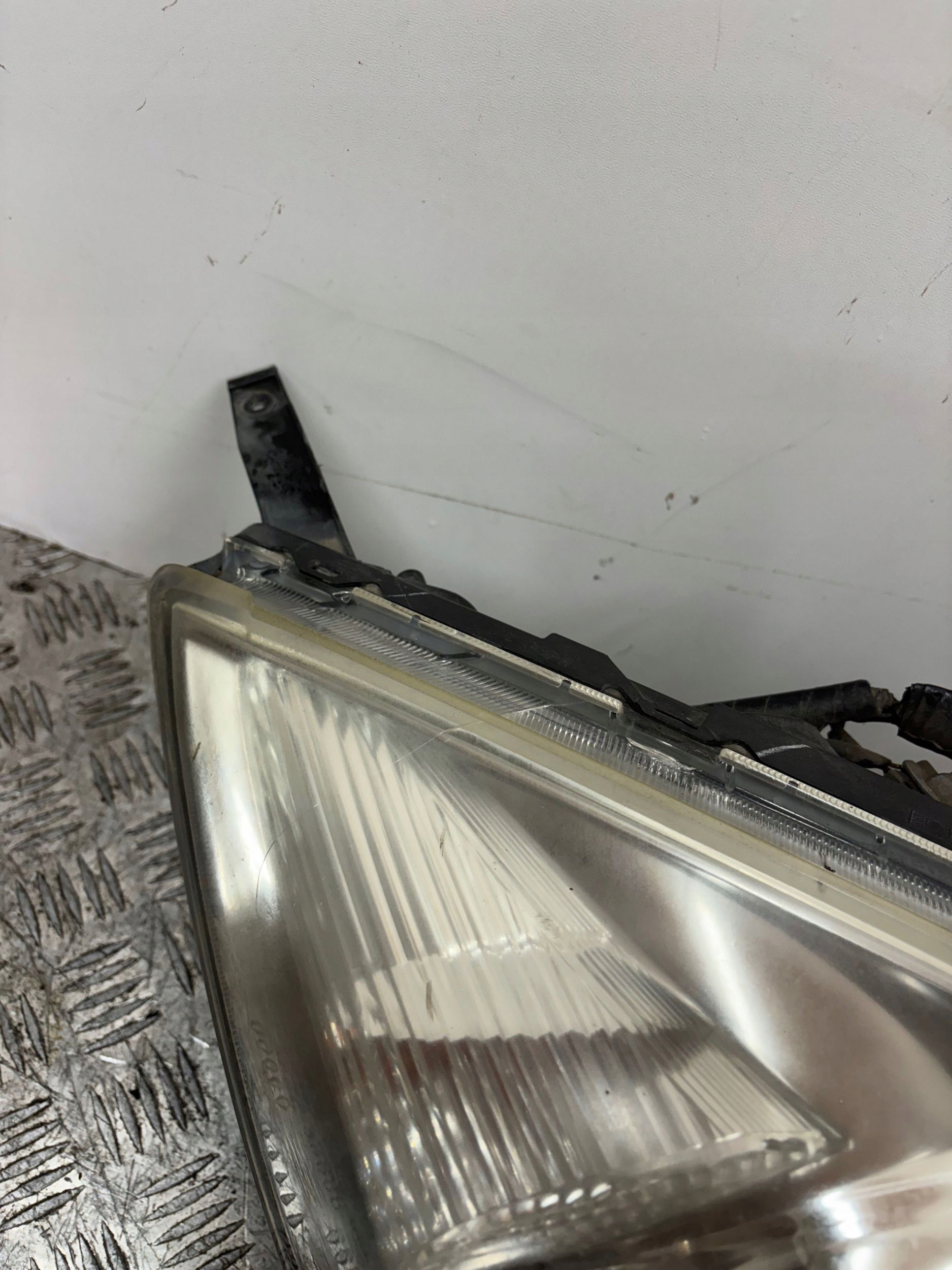 REFLEKTOR light XENON right HONDA CR-V III 32100SWWG1 06