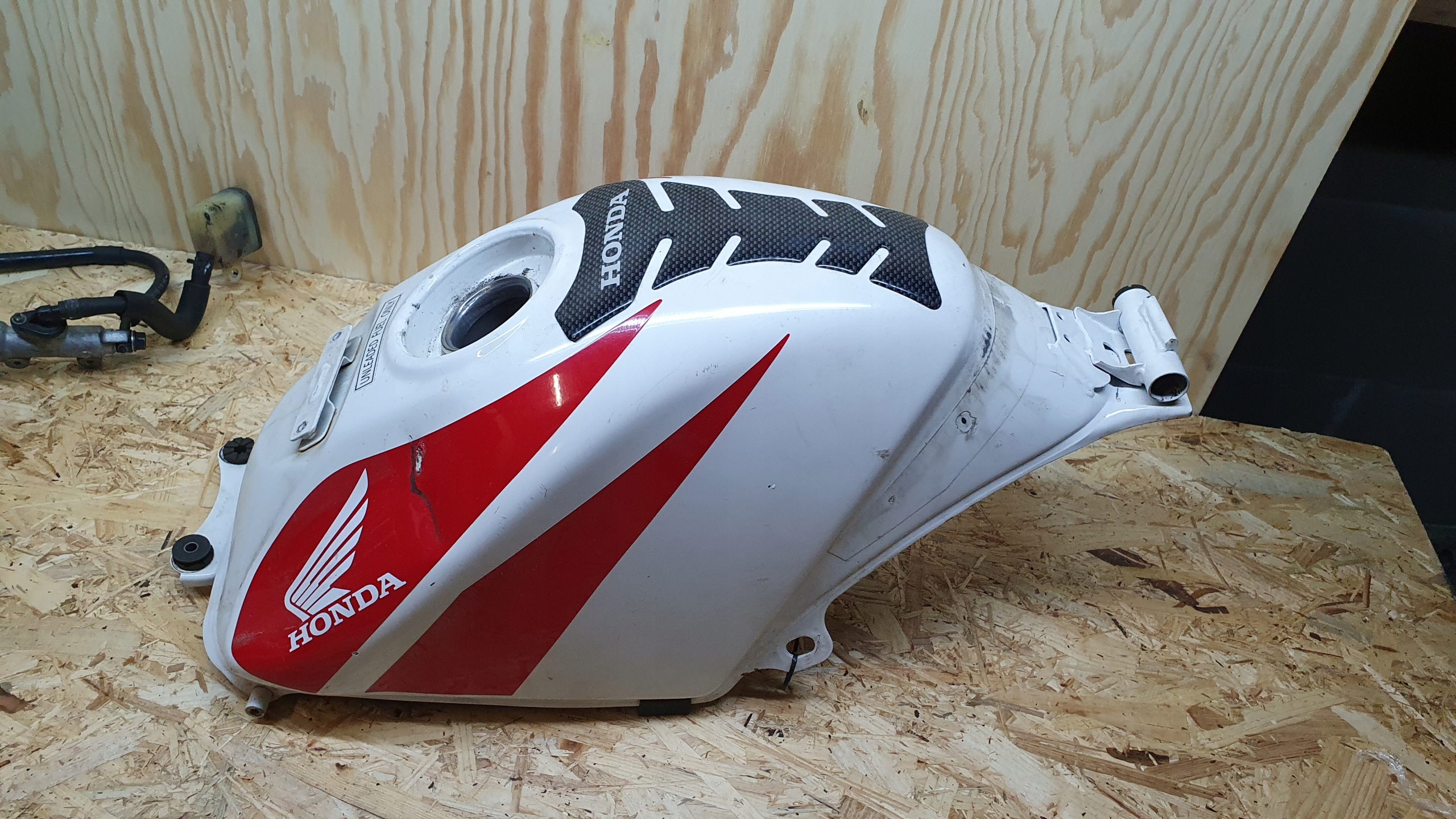 Топливный бак бак Honda CBR 125 JC39