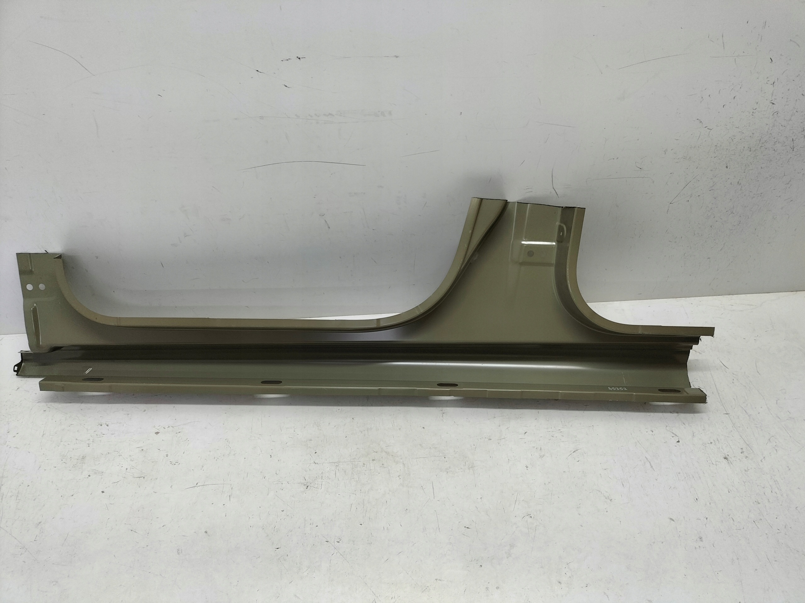 threshold side front right SKODA KAMIQ 19