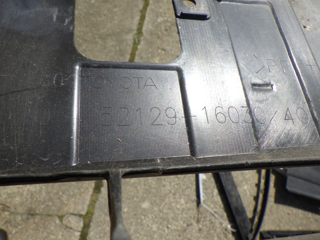 TOYOTA COROLLA CROSS 21- Frontstoßstange