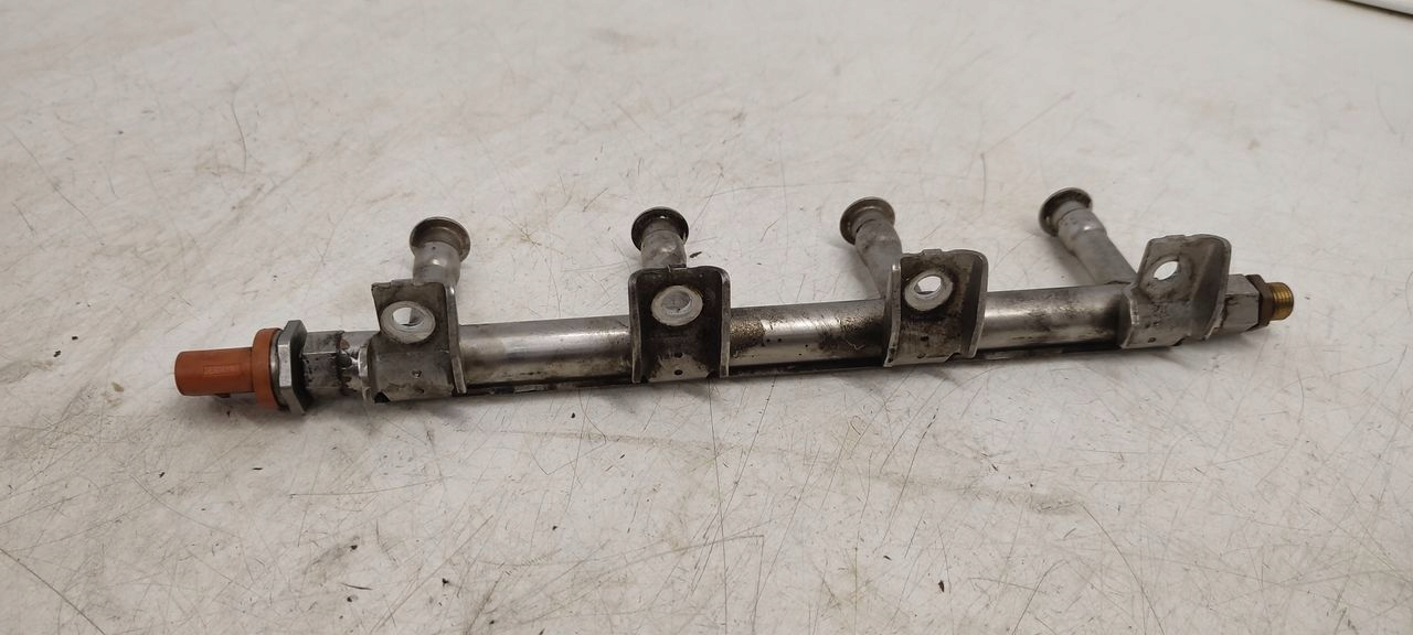 injection ramp sensor Seat Leon II LIFT 1,2 TSI