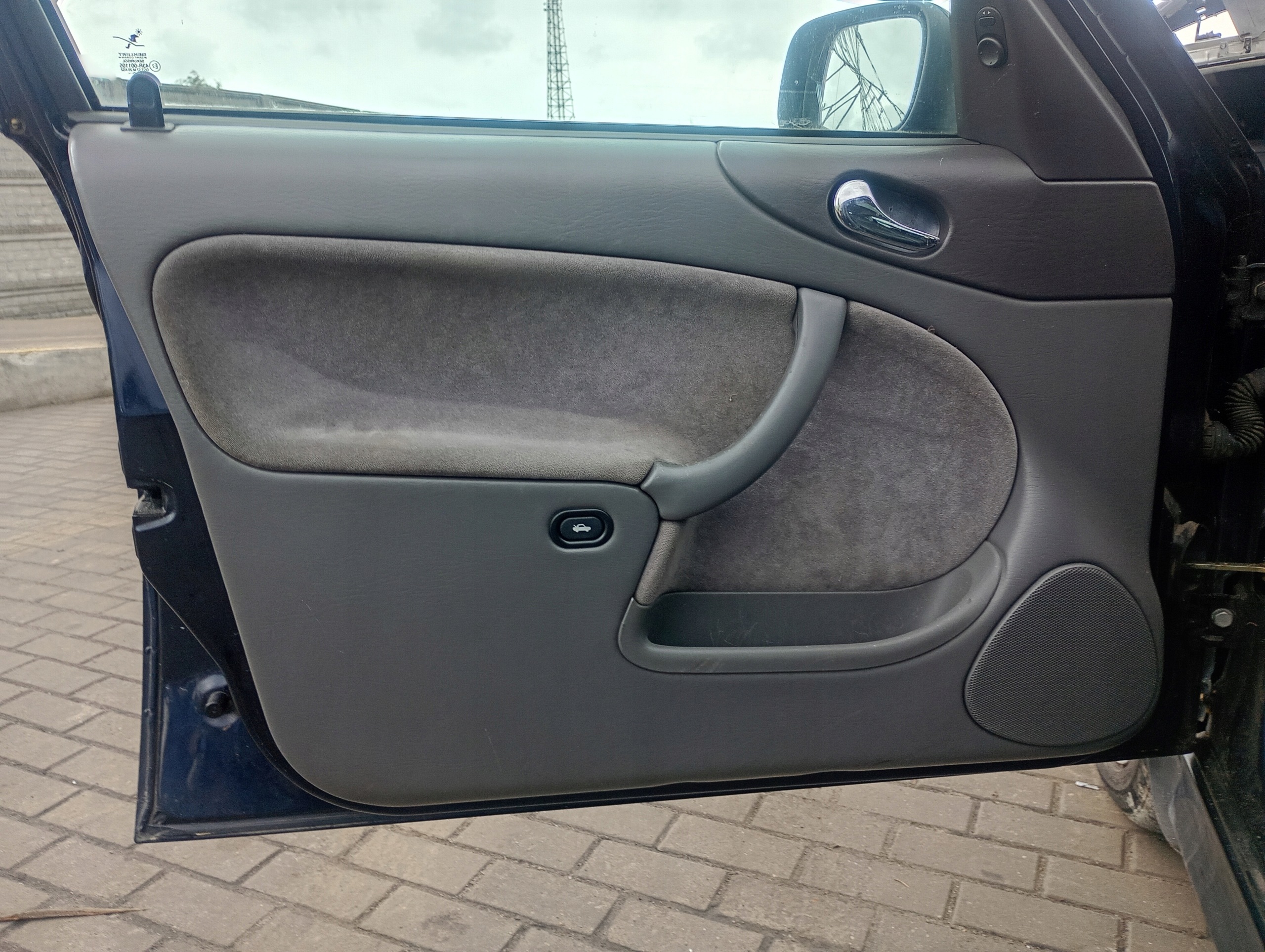 mechanism of the lowering window regulator left front Saab 93 9-3 98-02