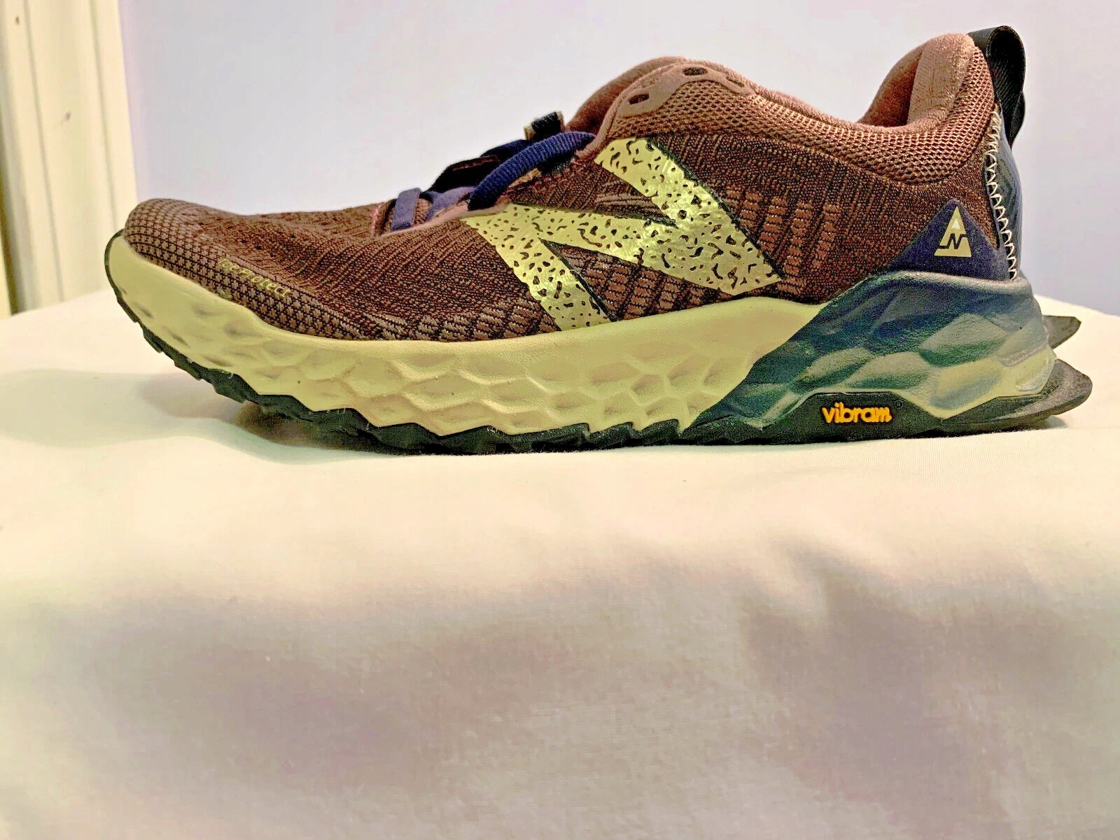 Dámské běžecké boty New Balance Fresh Foam Hierro v6 WTHIERB6 vel. 41