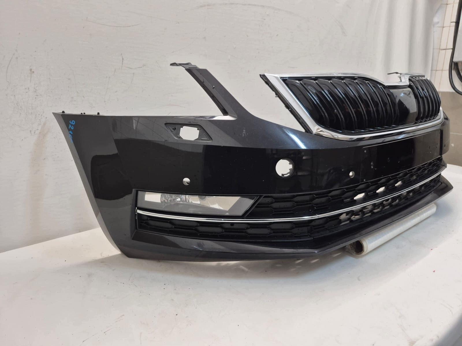 SKODA OCTAVIA III LIFT 17- bumper front front 4XPDC SPR 5E0807221N