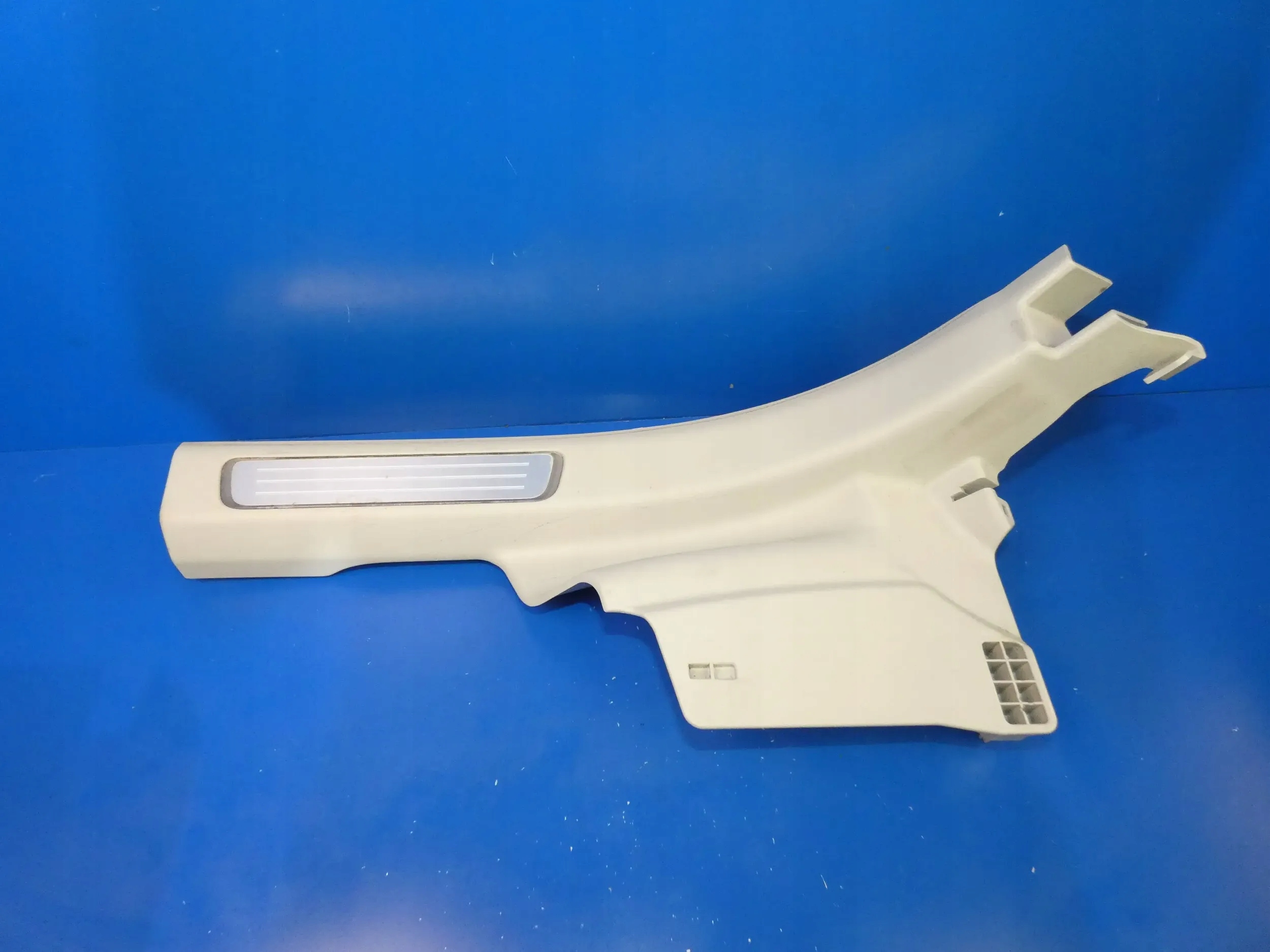 VOLVO V90 II cap threshold moulding LED right rear part