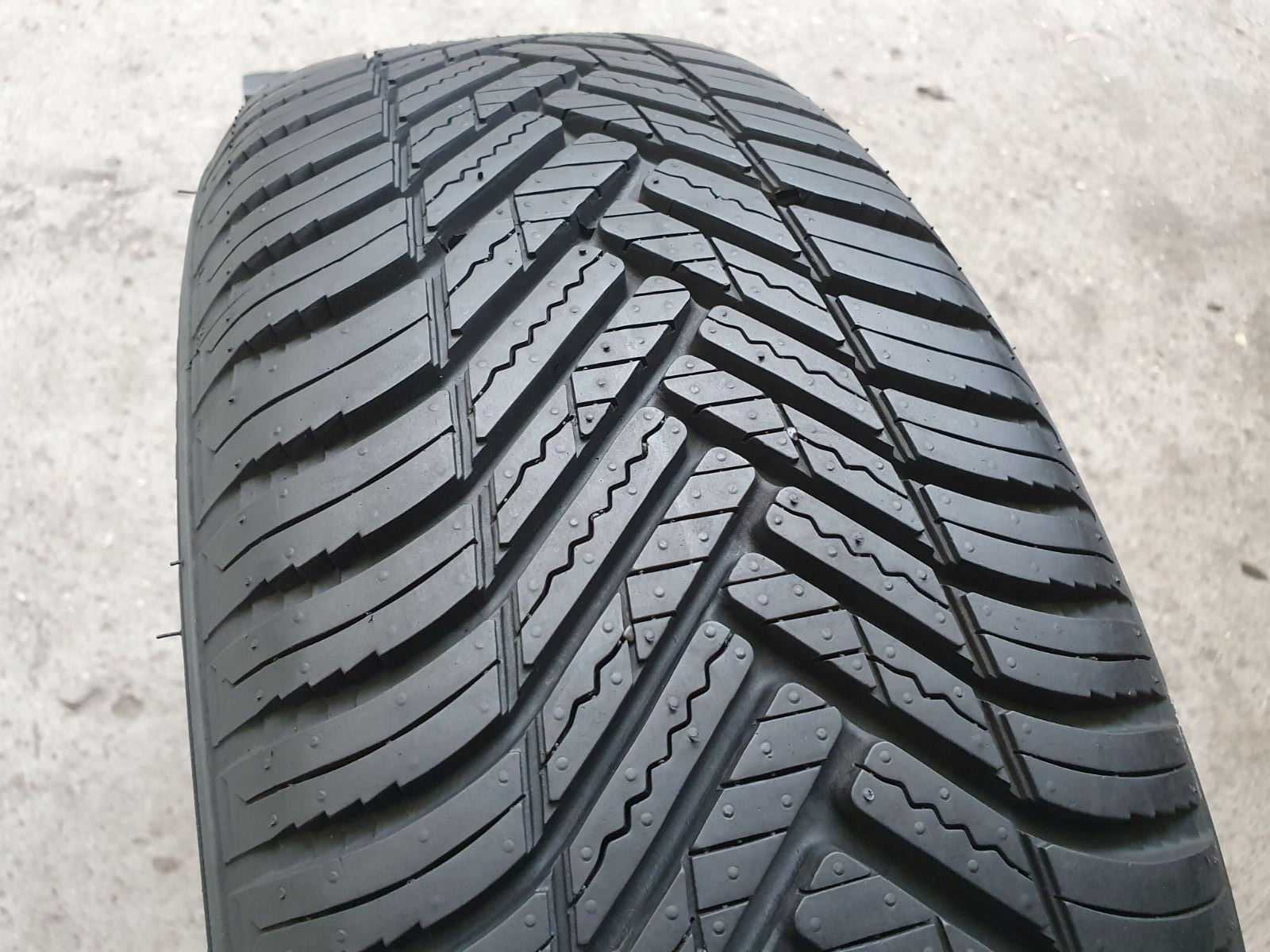 Opona całoroczna Hankook Kinergy 4S2 H750 195/65R15 91 V przyczepność na śniegu (3PMSF)