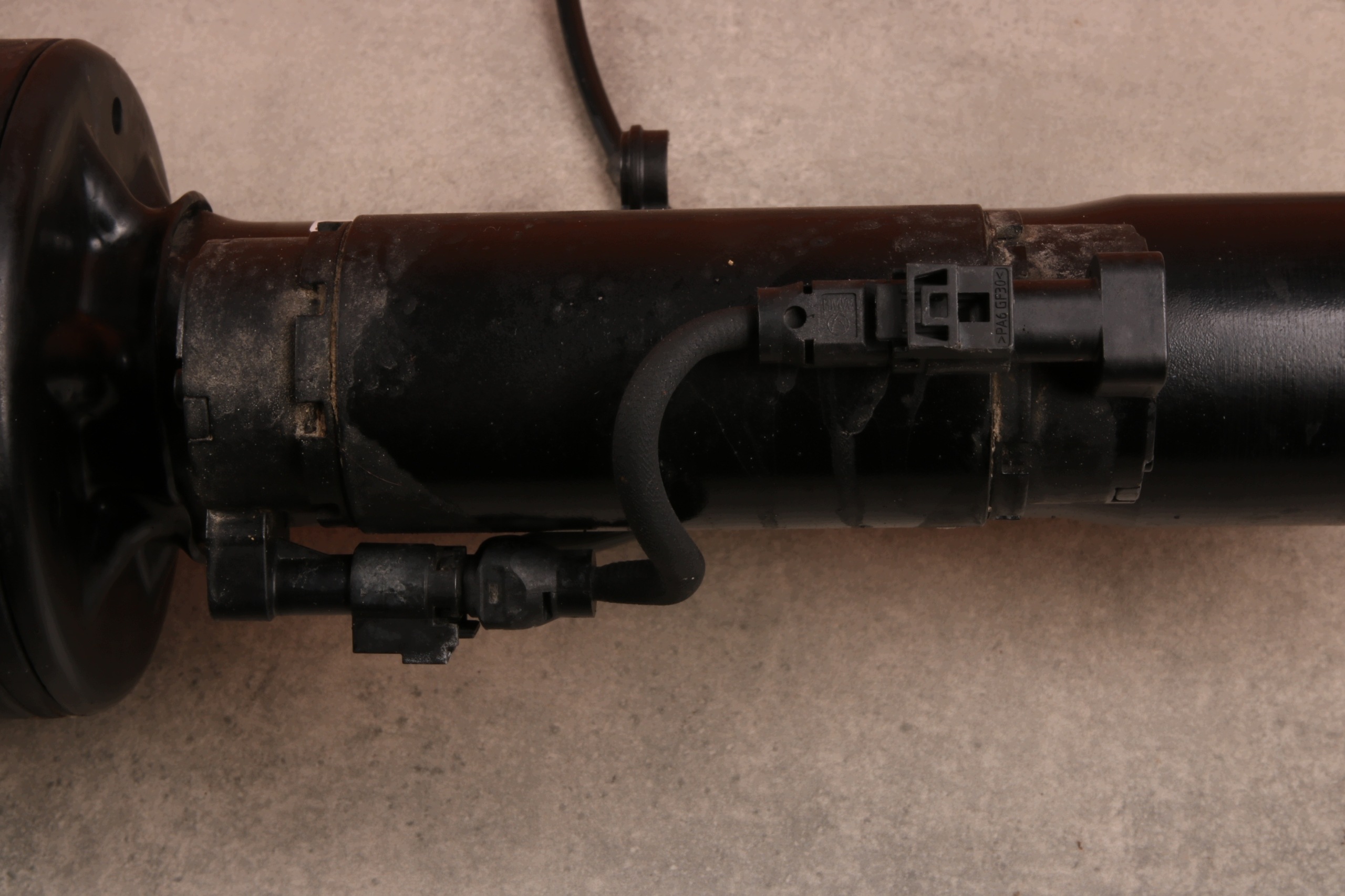 BMW 5' G30 G30 LCI shock absorber left front front XDRIVE VDC VDM 6866393