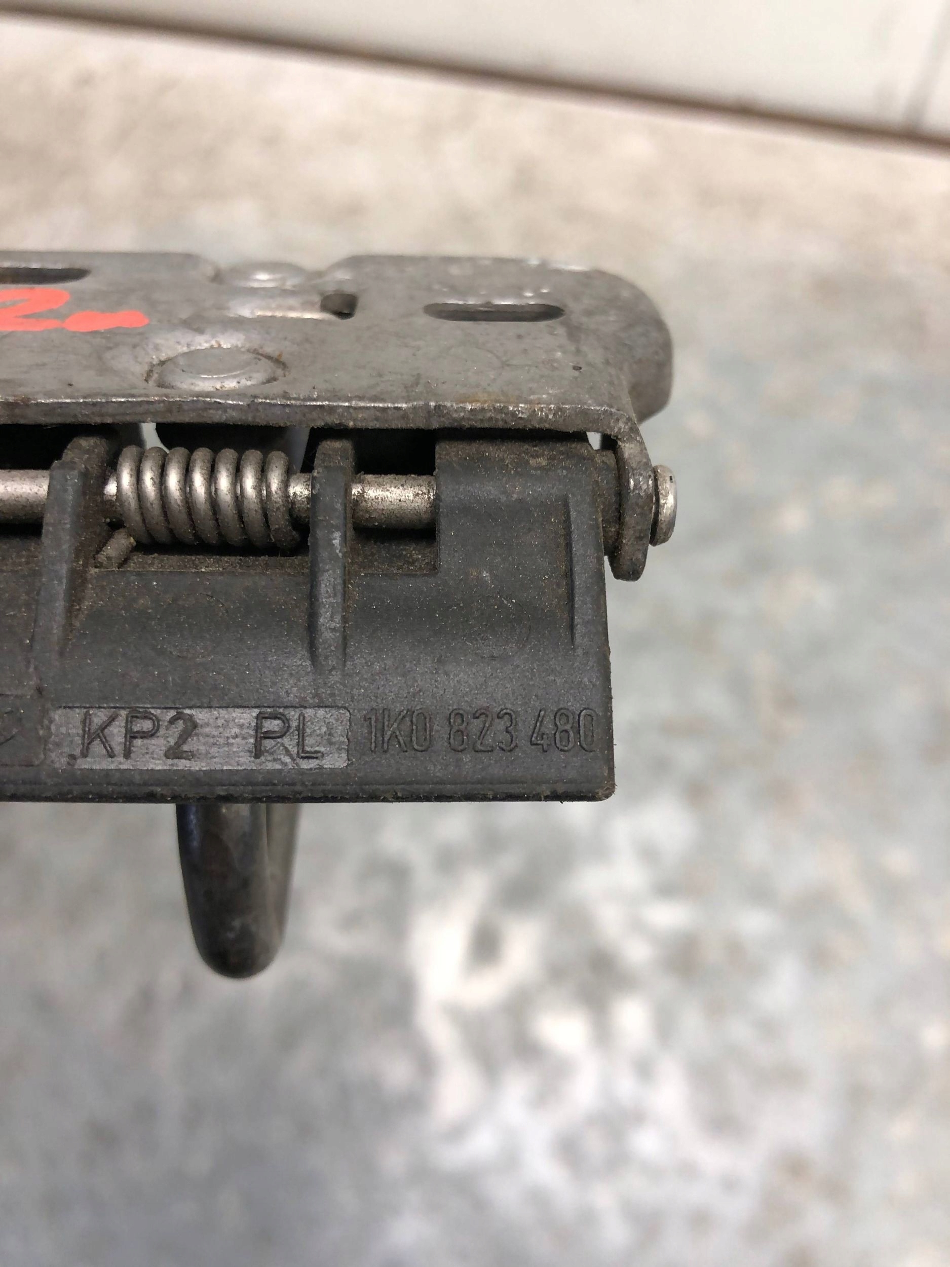 lock RYGIEL bonnets VW TIGUAN 1K0823480