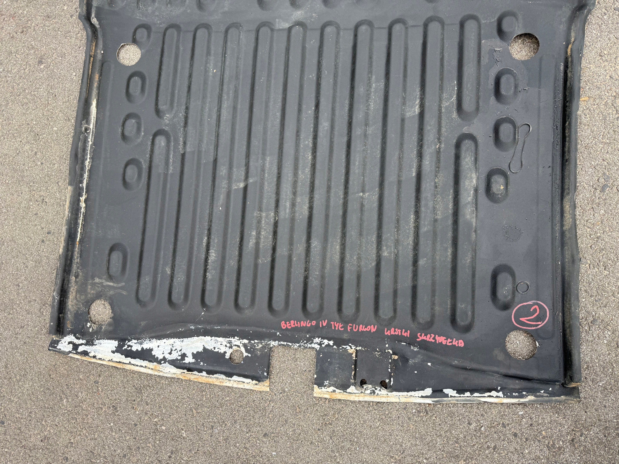 Berlingo PARTNER IV 4 Combo e 19- ковер багажника