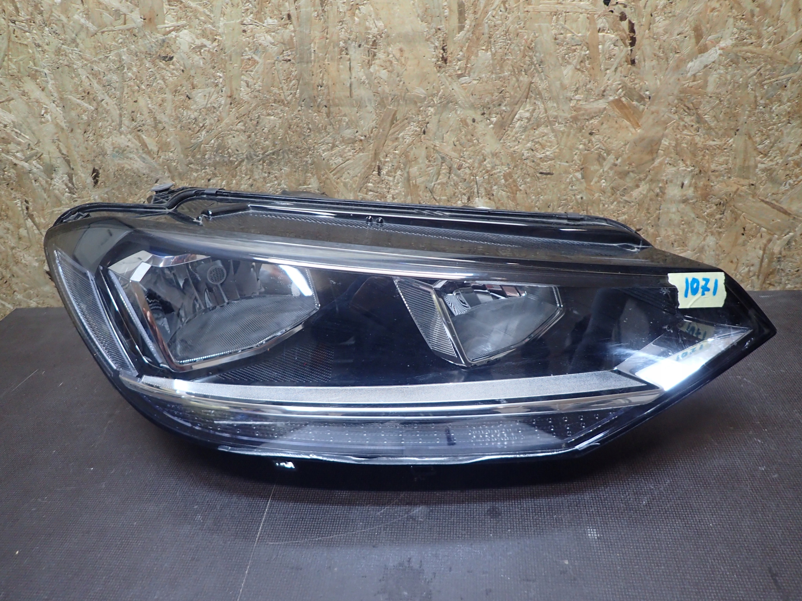 LIGHT FRONT RIGHT VW TOURAN 15- 5TB941006A