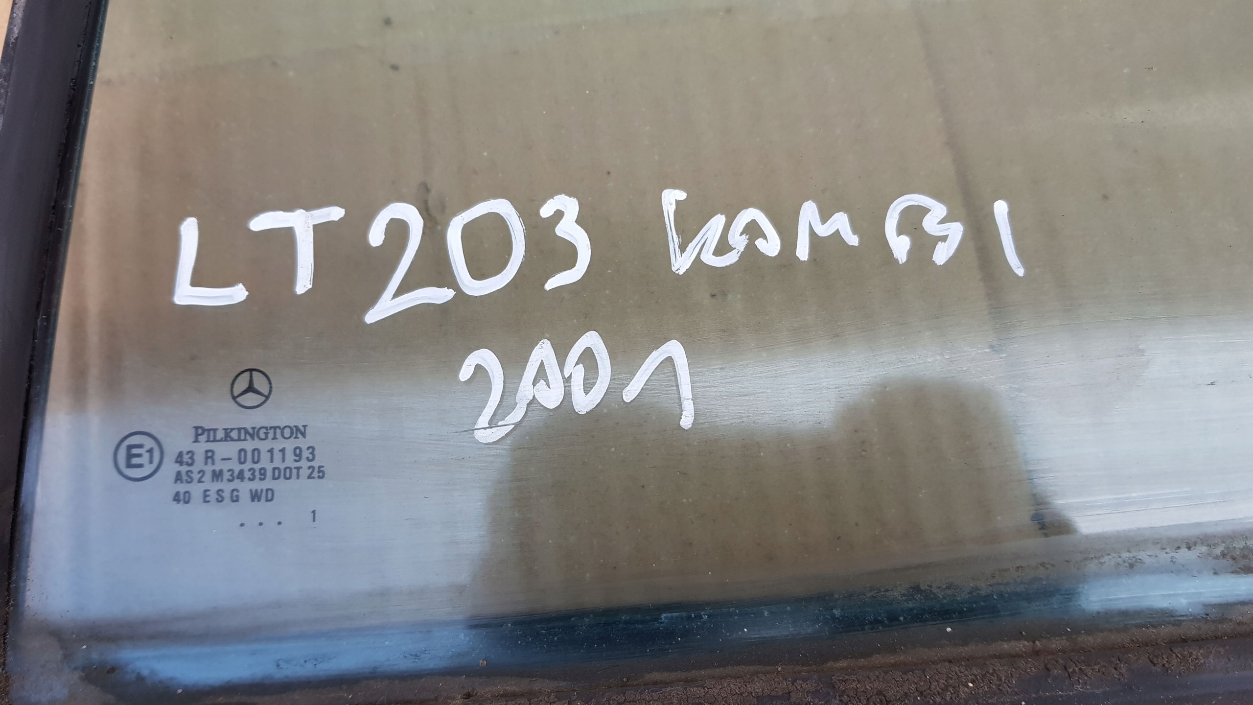 MERCEDES W203 left rear part TROJKAT KOMBI