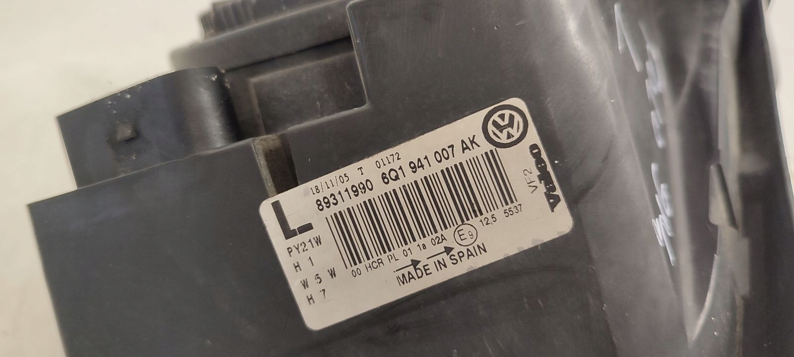 light front front left VW Polo 9N LIFT