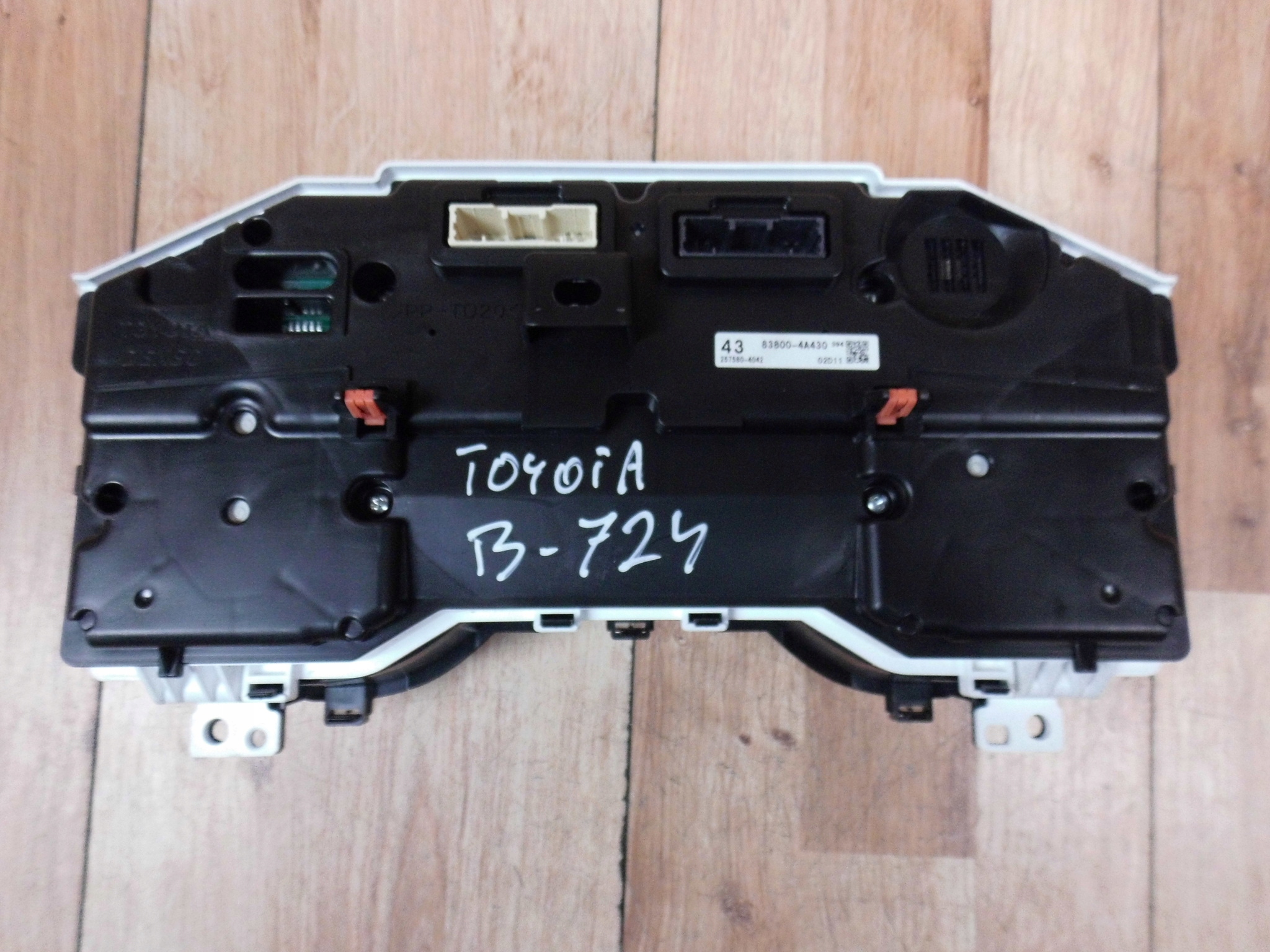 Toyota RAV4 V 2018+2.5 HYBRID dials 838004A430 <
