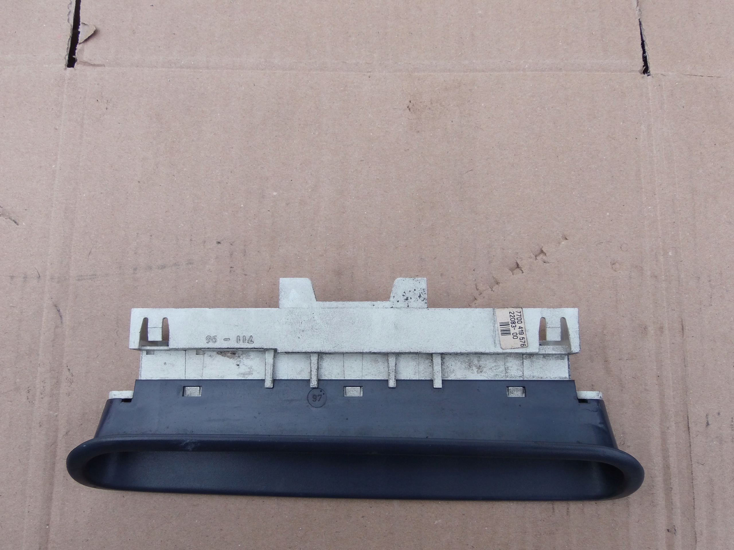 7700419576 renault TWINGO и 1,2 8V