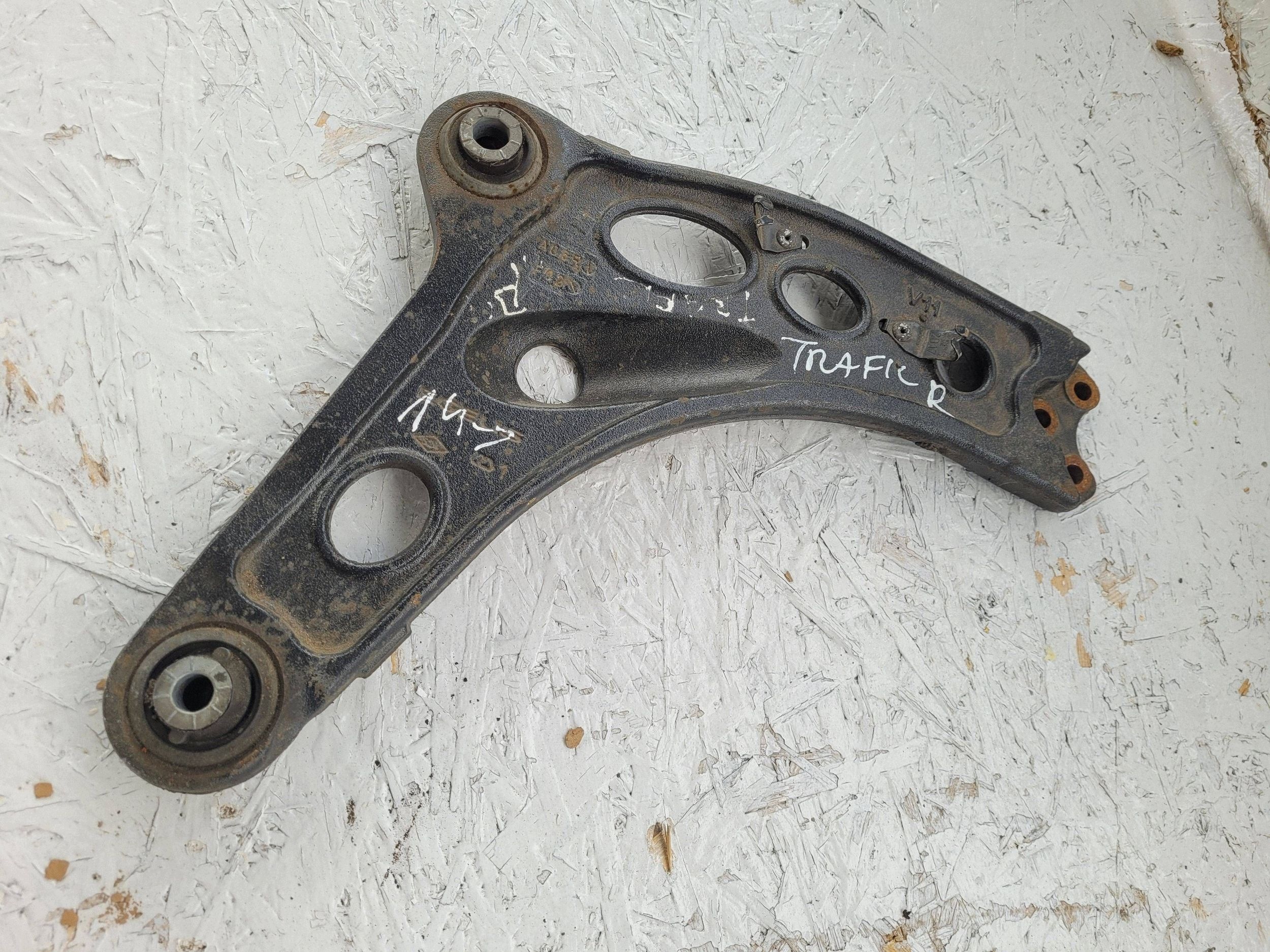 RENAULT TRAFIC III VIVARO B arm right front 14R