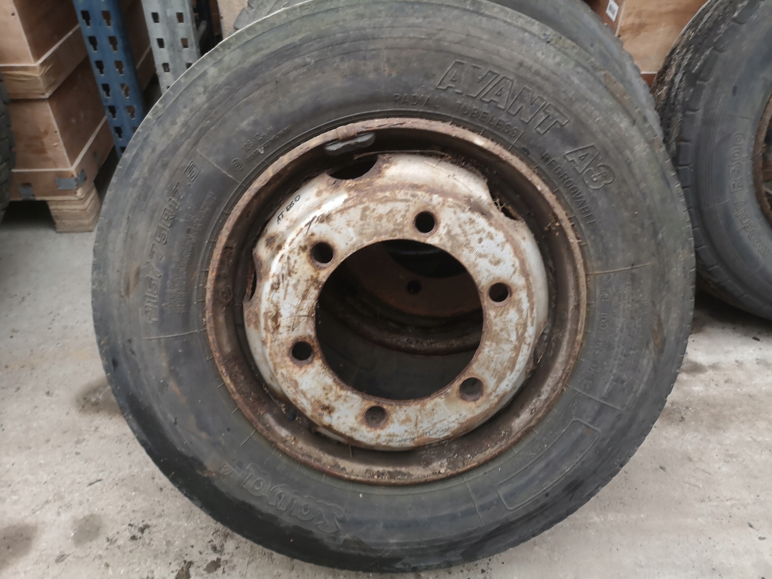 KOŁO FELGA OPONA SAVA 215/75 17,5 MERCEDES ATEGO 9,7mm