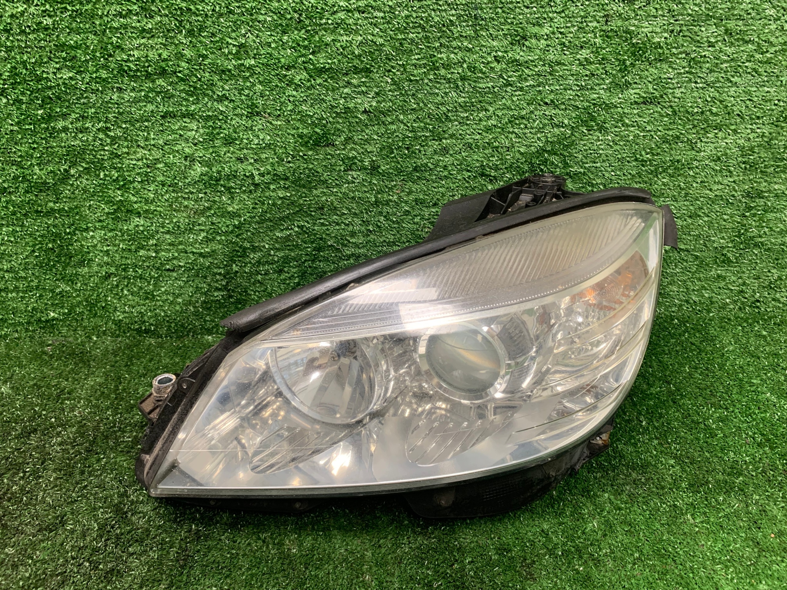 REFLEKTOR left light front lens EU A2048208361 MERCEDES C-KLASA W204