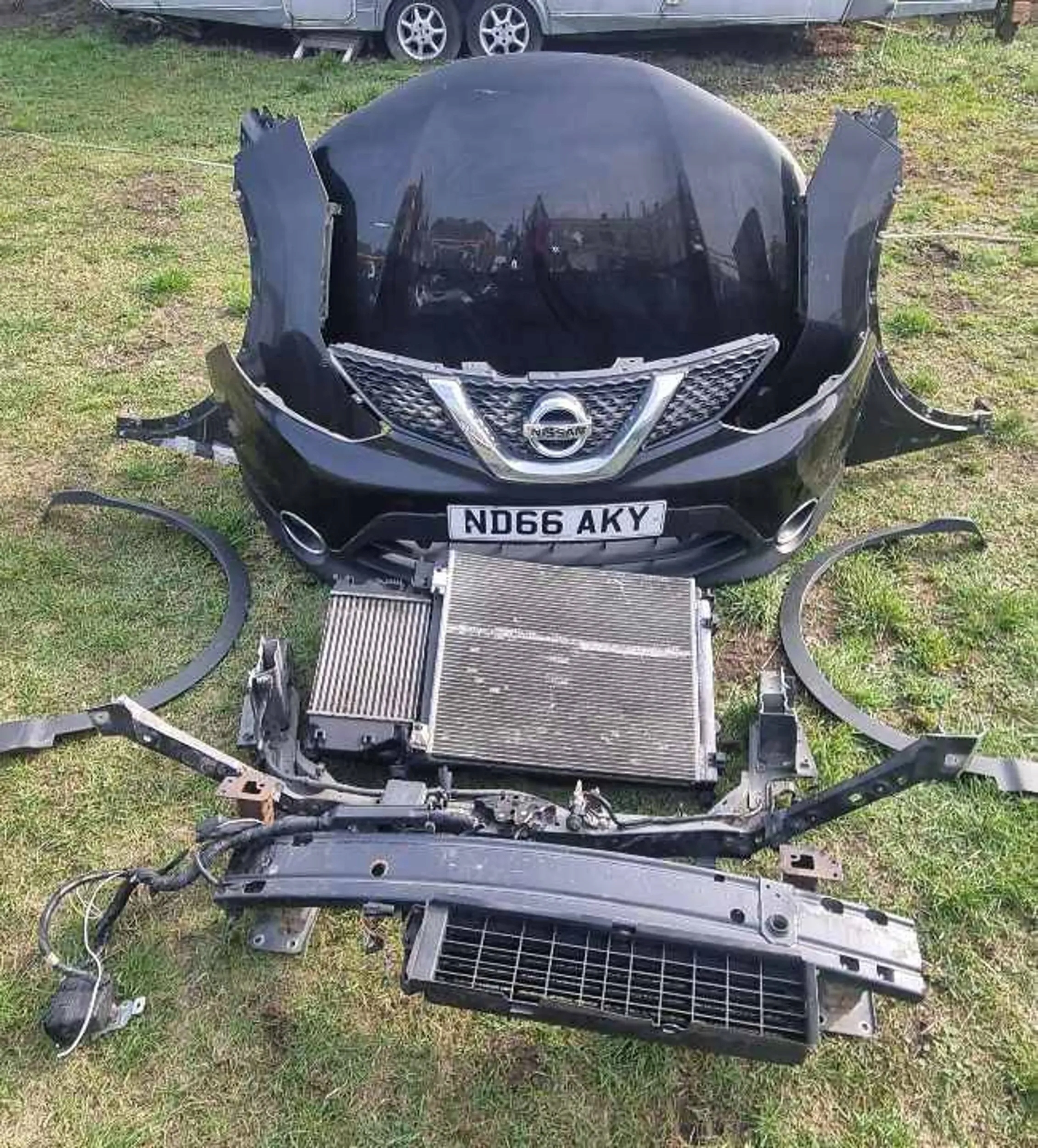 Nissan Qashqai J11 MASKA ZDERZAK BŁOTNIKI PAS CHŁODNICE BEL