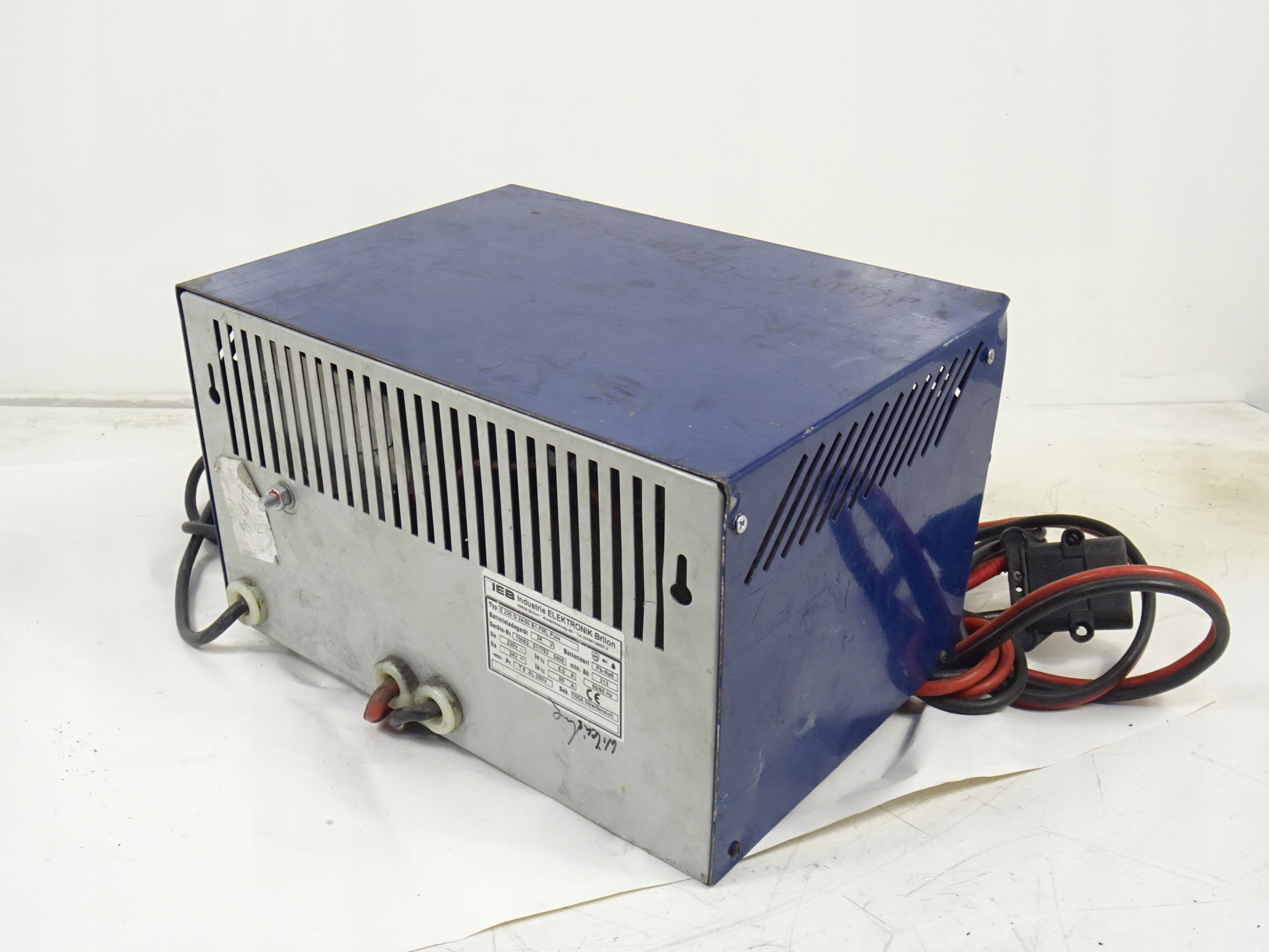 Prostownik do wózków widłowych E 230 G 24/50 B1-FML Natężenie maksymalne 50 A