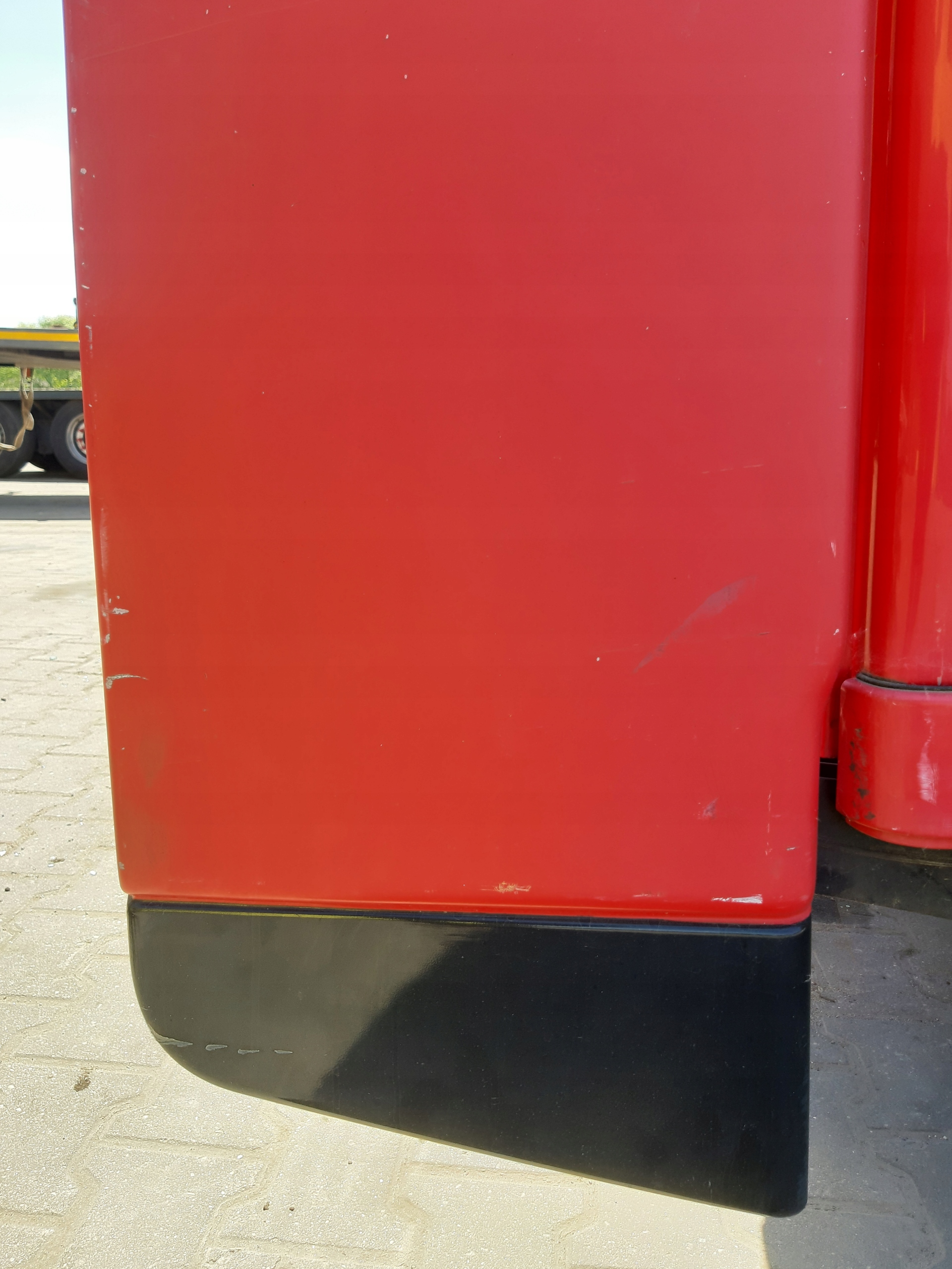 bonnet hood spoiler cabs right side lower IVECO STRALIS 450 E5 2007R