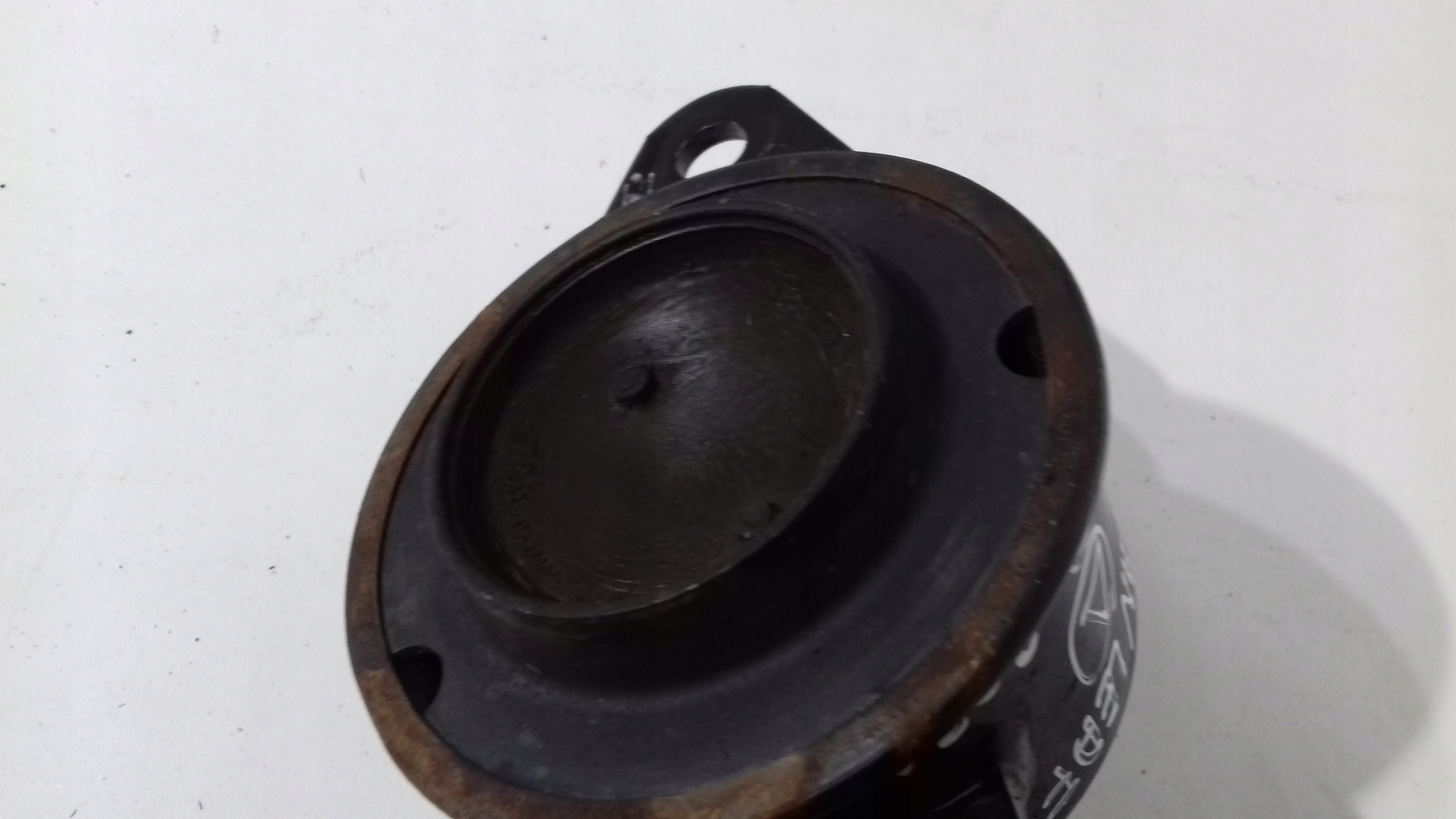NISSAN LEAF II engine mount holder left