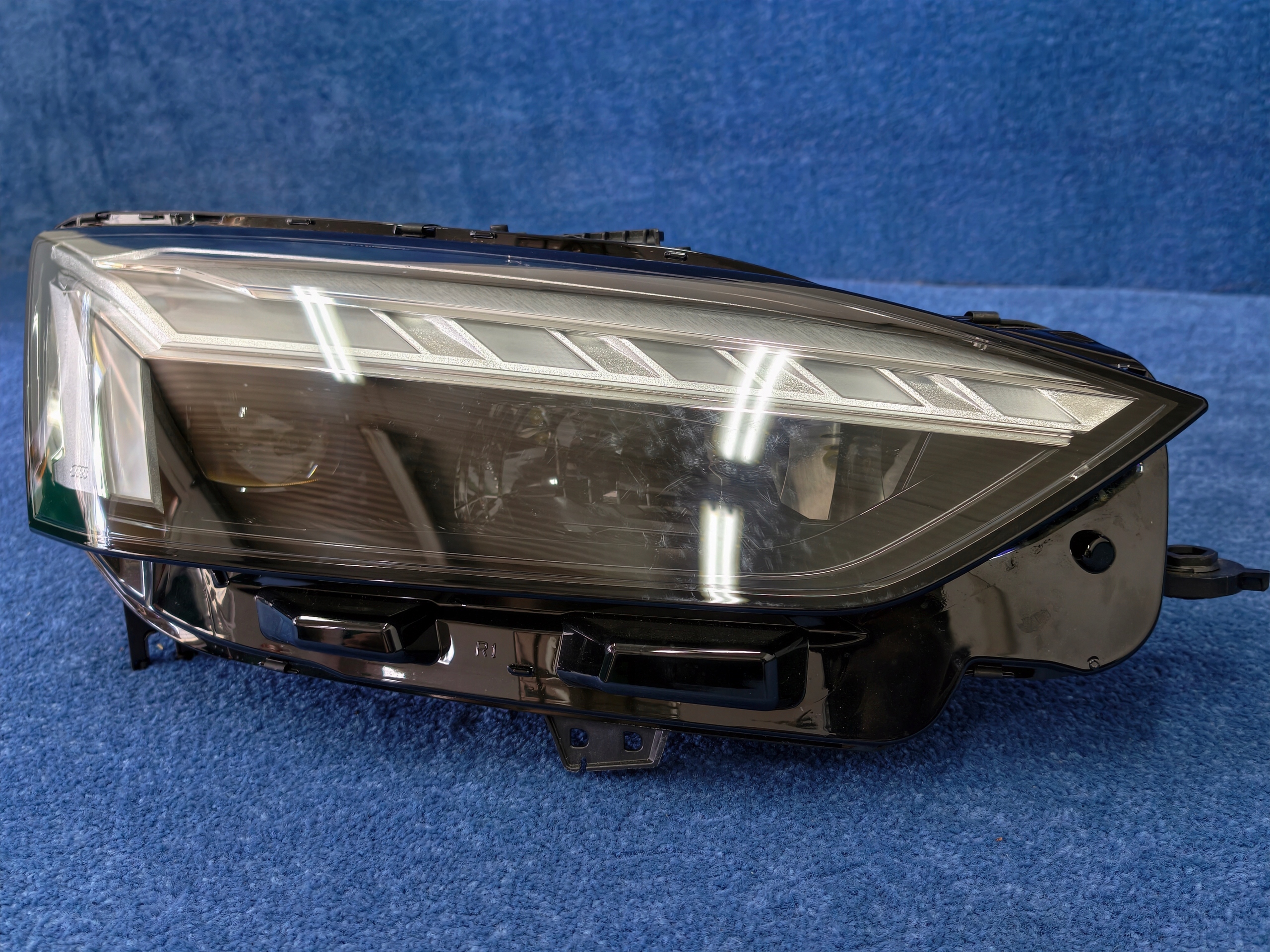 AUDI A5 B9 LIFT light right REFLEKTOR right FULL LED MATRIX 8W6941040