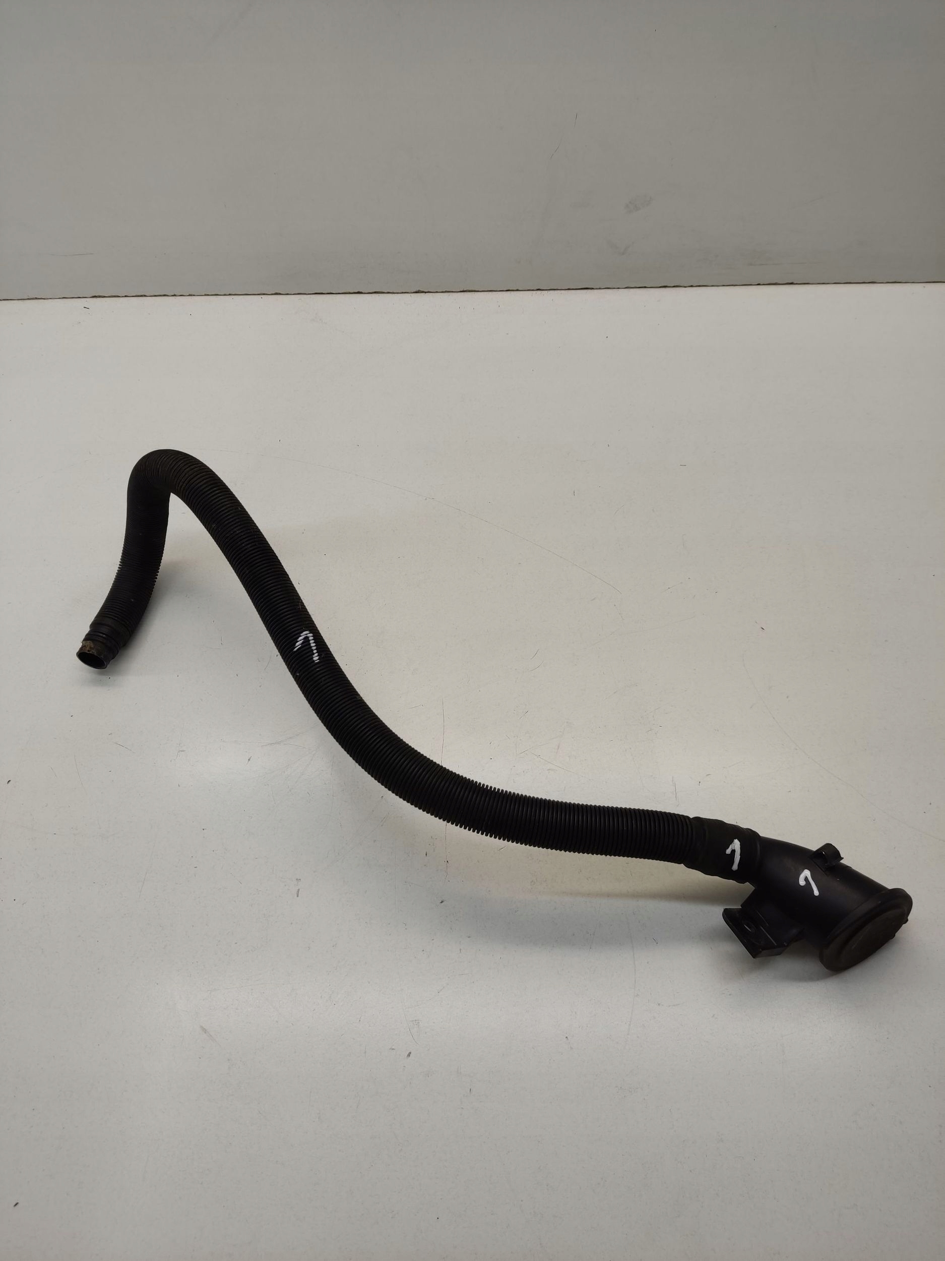 Rurka wlewu płynu do spryskiwaczy szyb BMW 5 E60 E61 2004 7144396