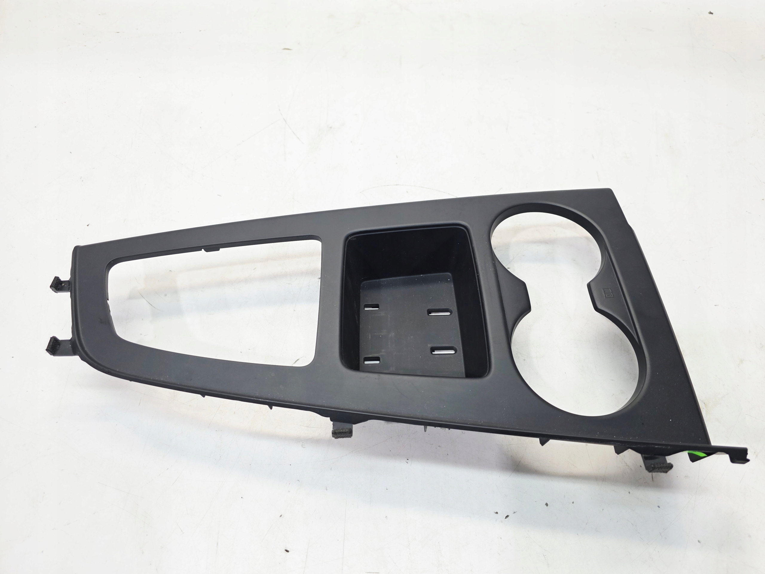 Châssis Console Moyen TUNELU AUDI A4 B9 A5 8W 8W1864241D