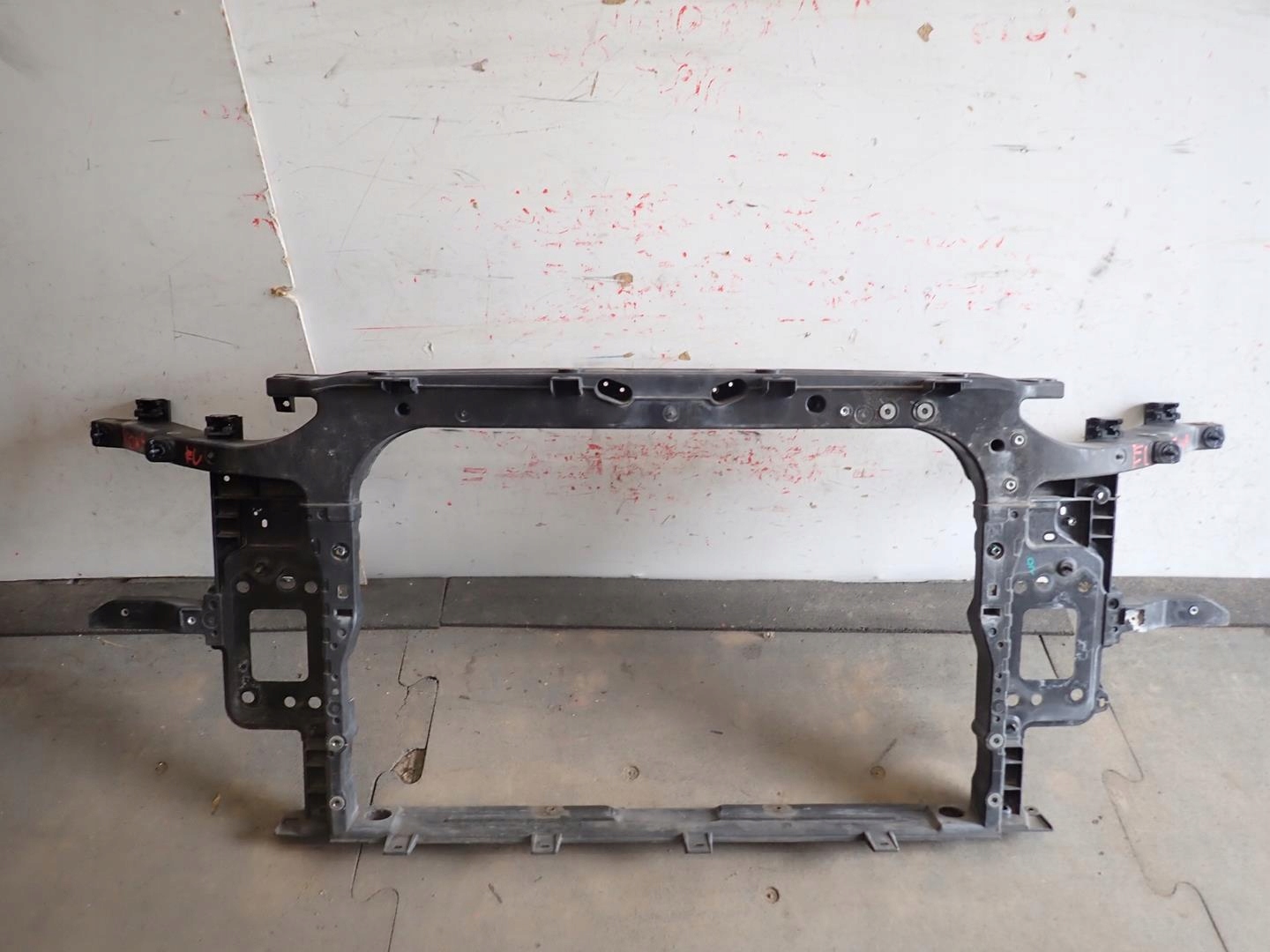 support panel for radiators HYUNDAI KONA ELEKTRYK 2017- 64105-DD000