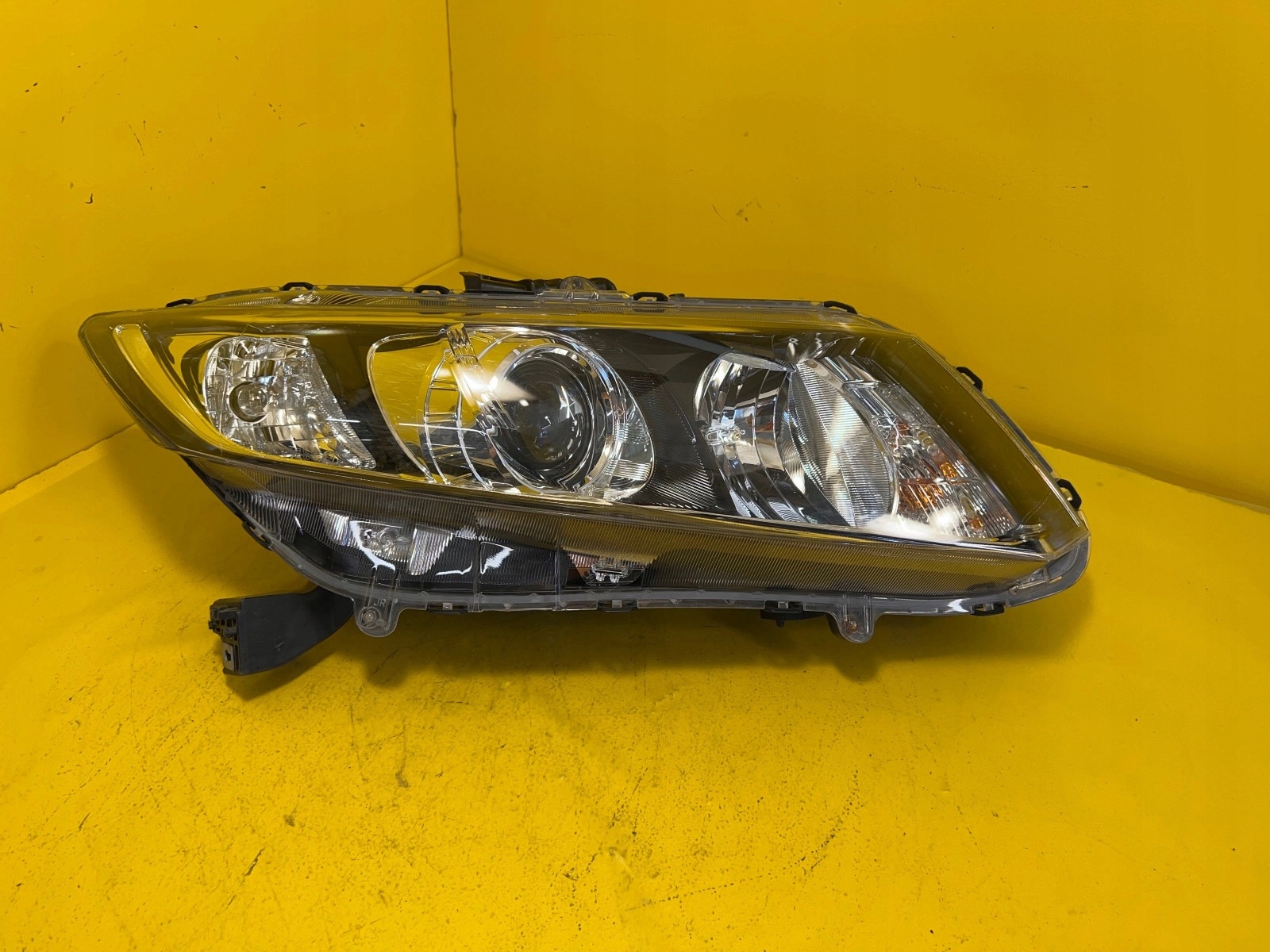 light right Honda Civic IX sedan 12-17r XENON