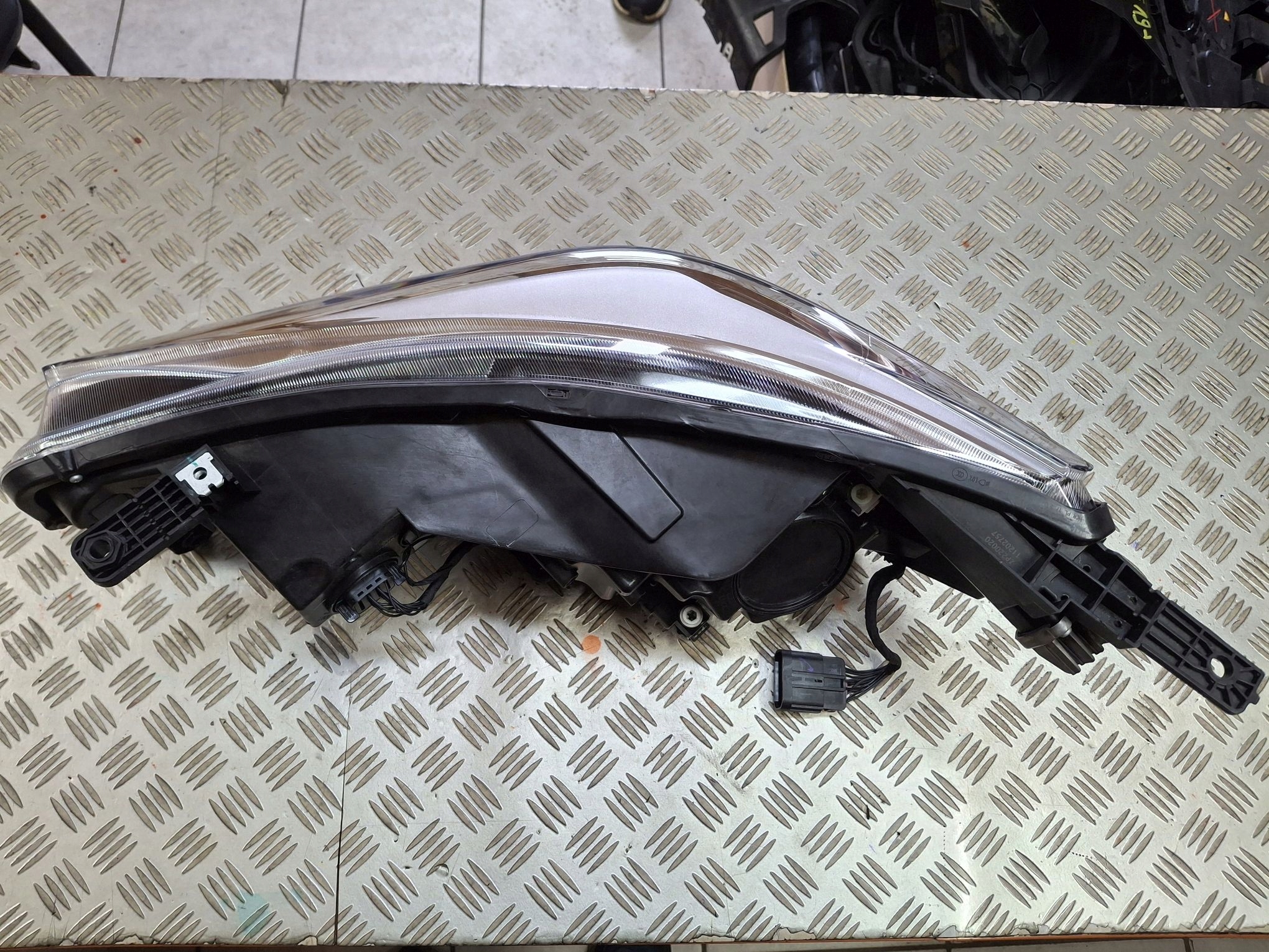 light right front FULL LED MG 3 III 2024R->