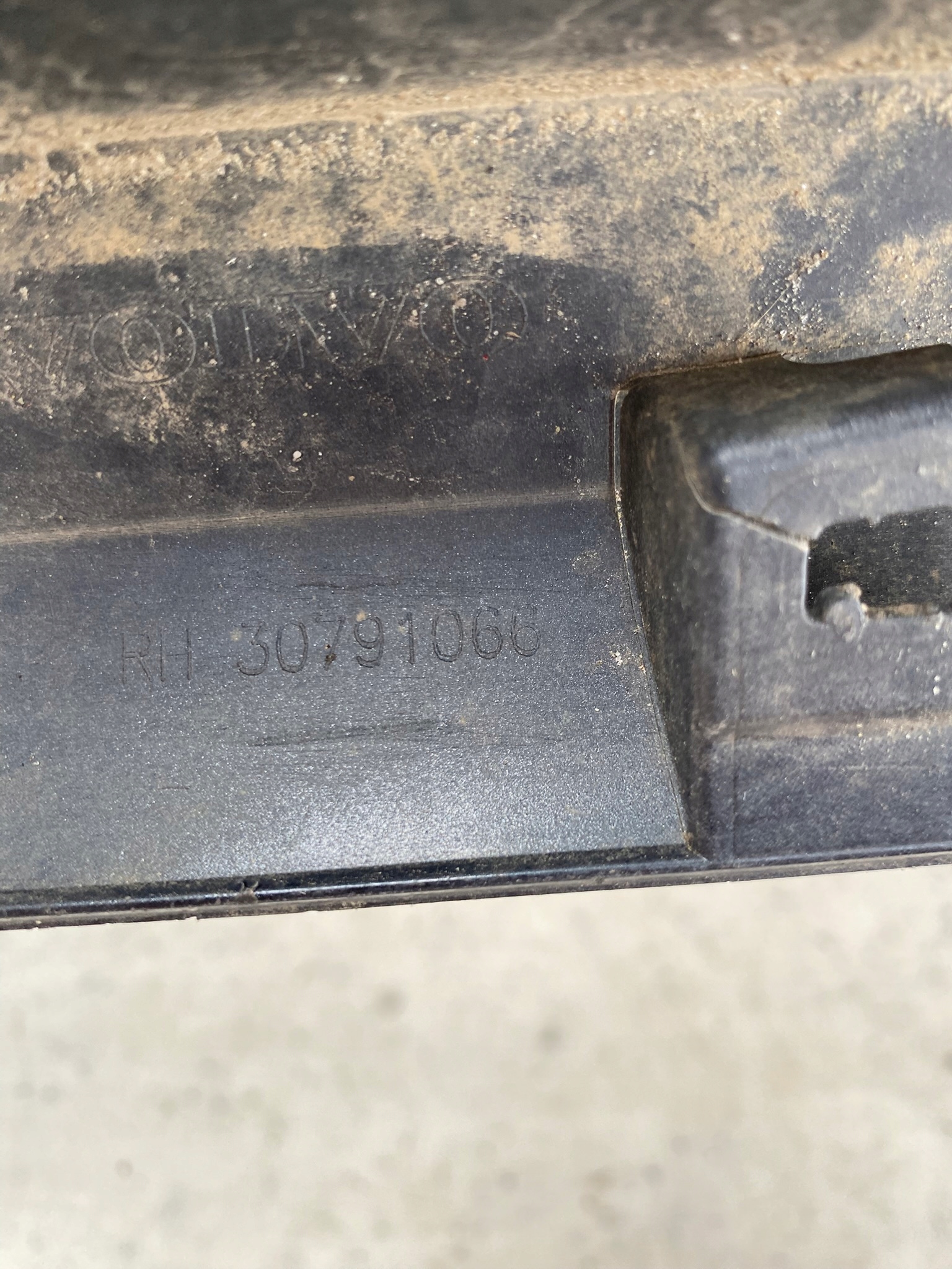 VOLVO V70 S80 06- moulding door right front 30791066