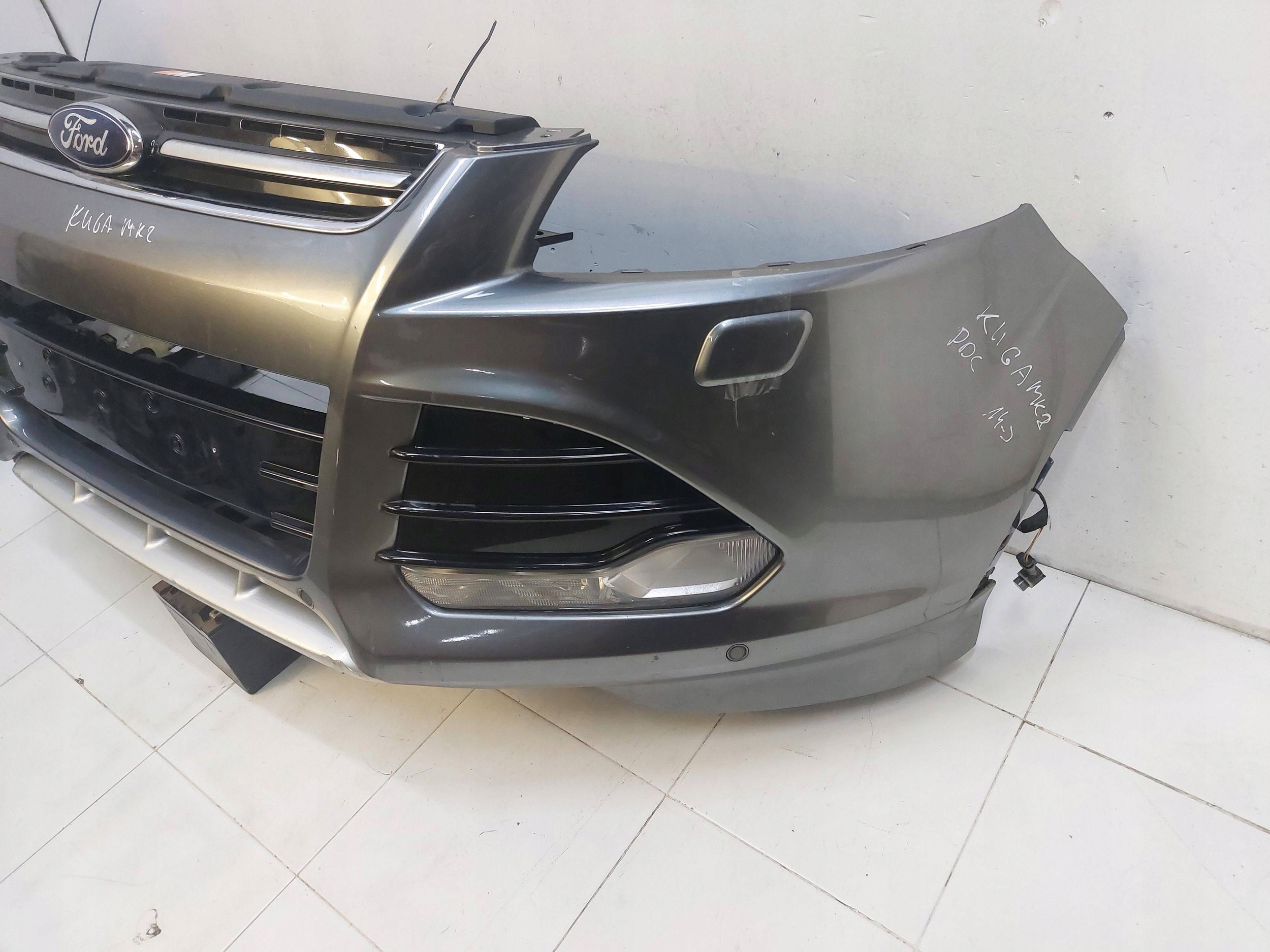 FORD KUGA MK2 13-16r bumper front 6X PDC washers complete colour MD