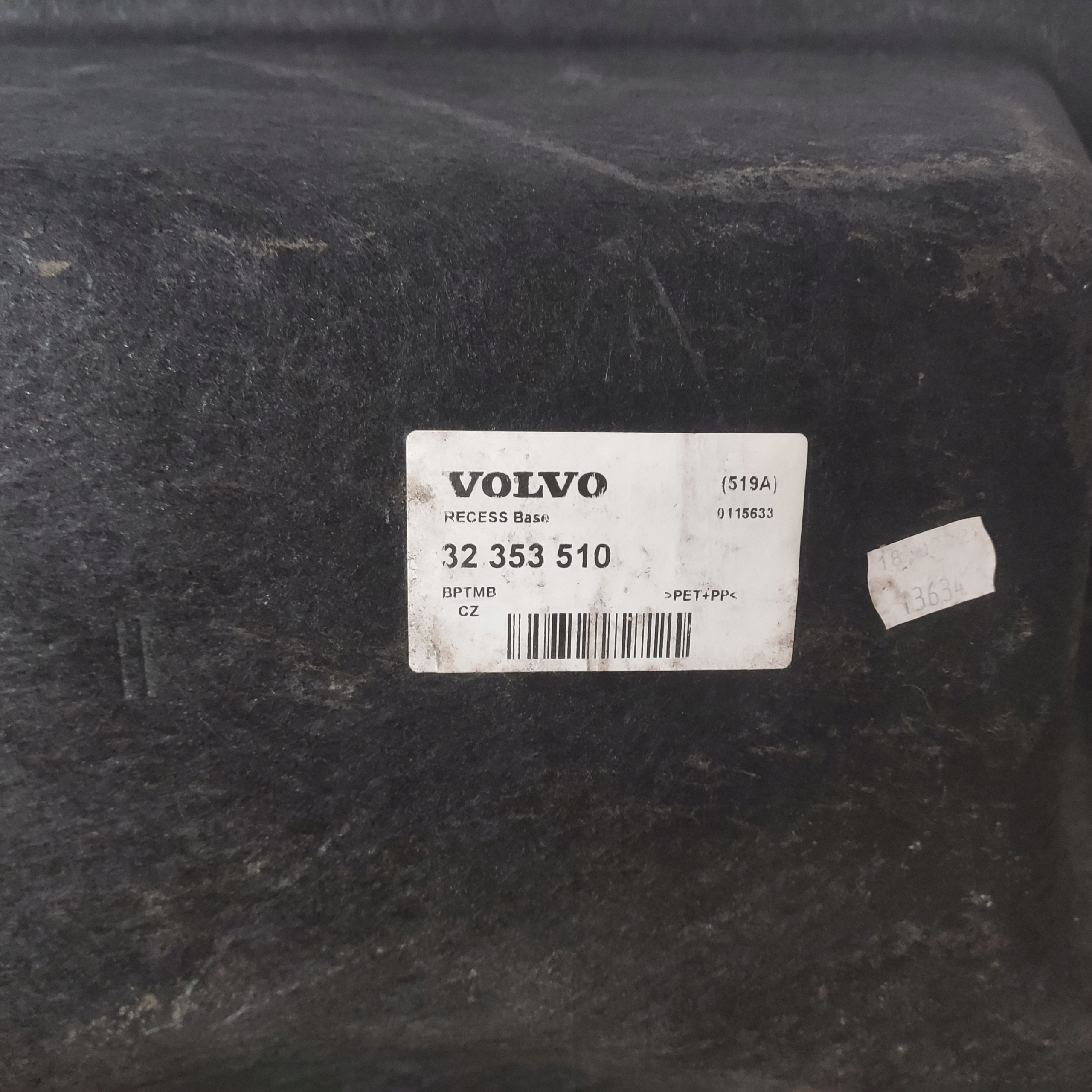 VOLVO XC60 II 2022 passenger compartment floor boot 32353510