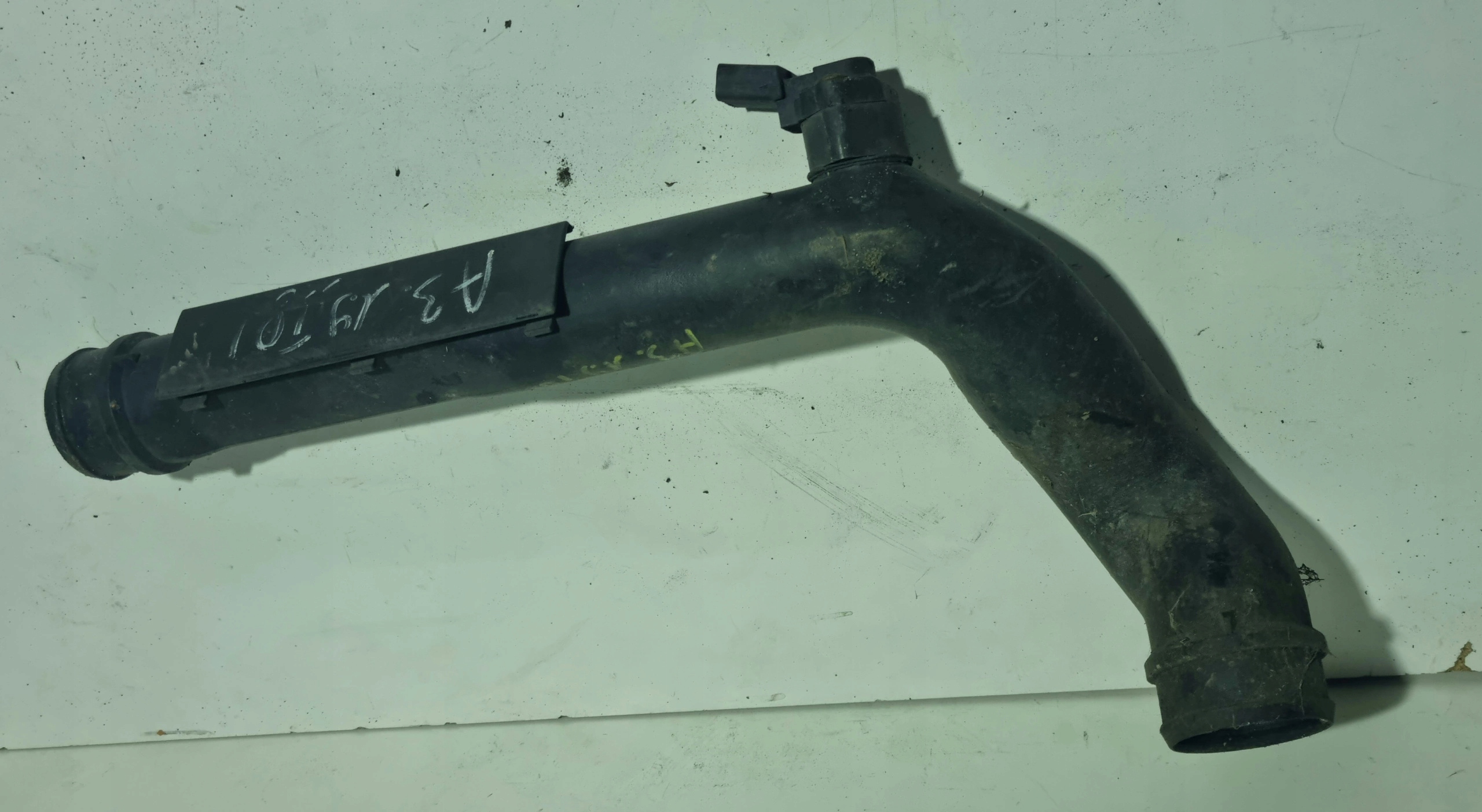 AUDI A3 8L cijev prijenos interkulera 1J0145762G
