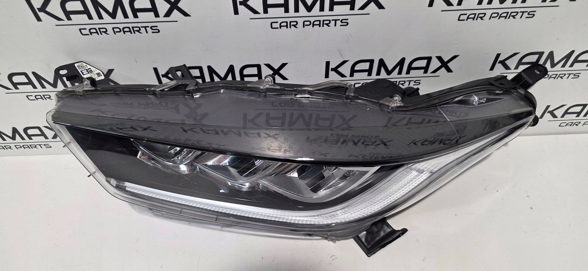 light left front FULL LED TOYOTA YARIS IV 20- original KOITO EUK0-8